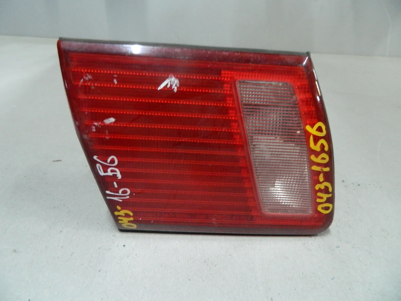 Фонарь MITSUBISHI DIAMANTE F31A Зад Лев (Контрактный) 68000291