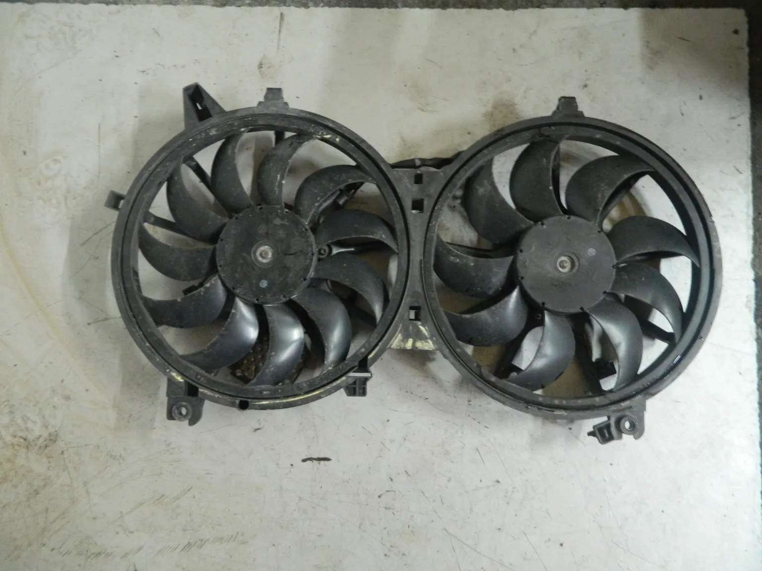 Диффузор радиатора INFINITI FX35 S51 (Контрактный) 3210900037