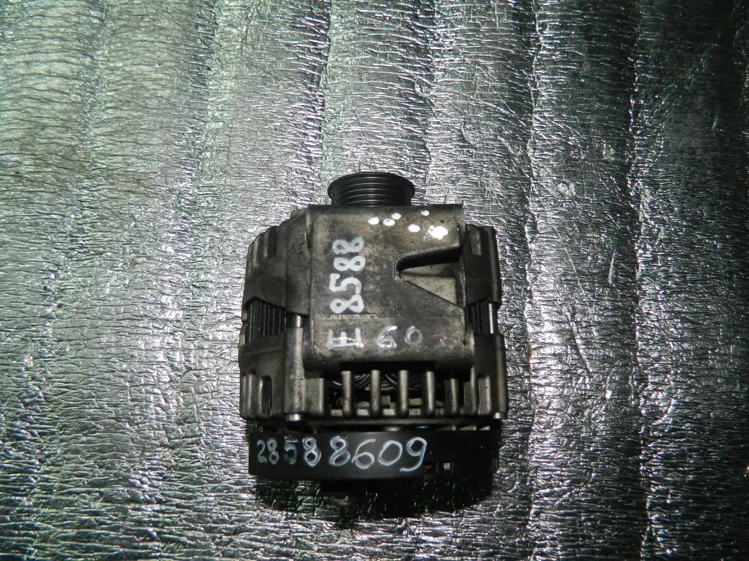 Генератор MERCEDES-BENZ E-CLASS W211 272.943 (Контрактный) 28588609