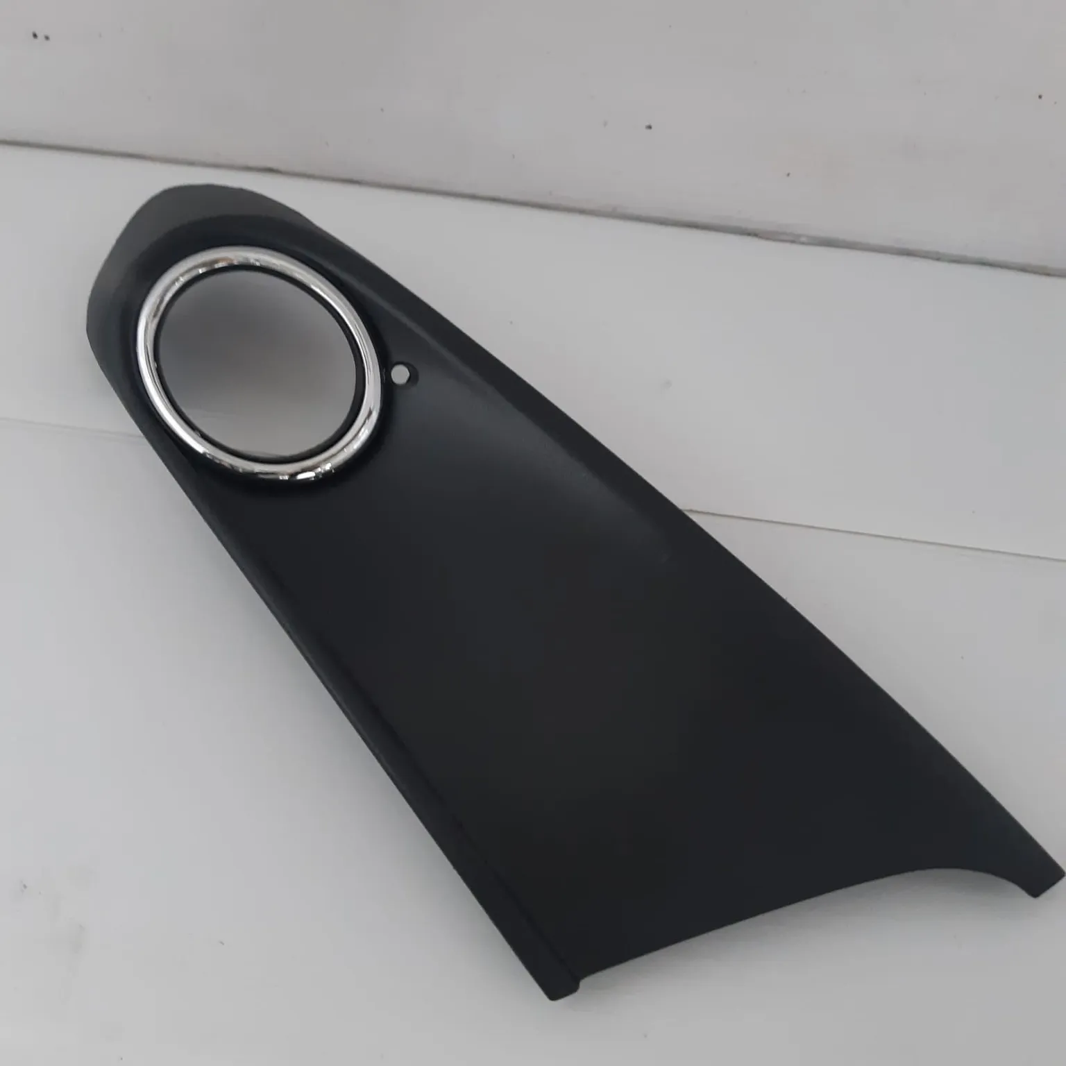 Накладка ПТФ GENERAL PARTS 6RU853666B VOLKSWAGEN Polo