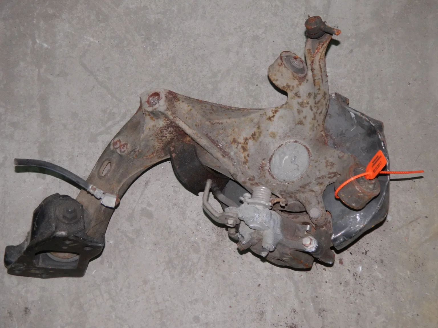 Ступица NISSAN AVENIR W11 Зад Лев (Контрактный) 65243817