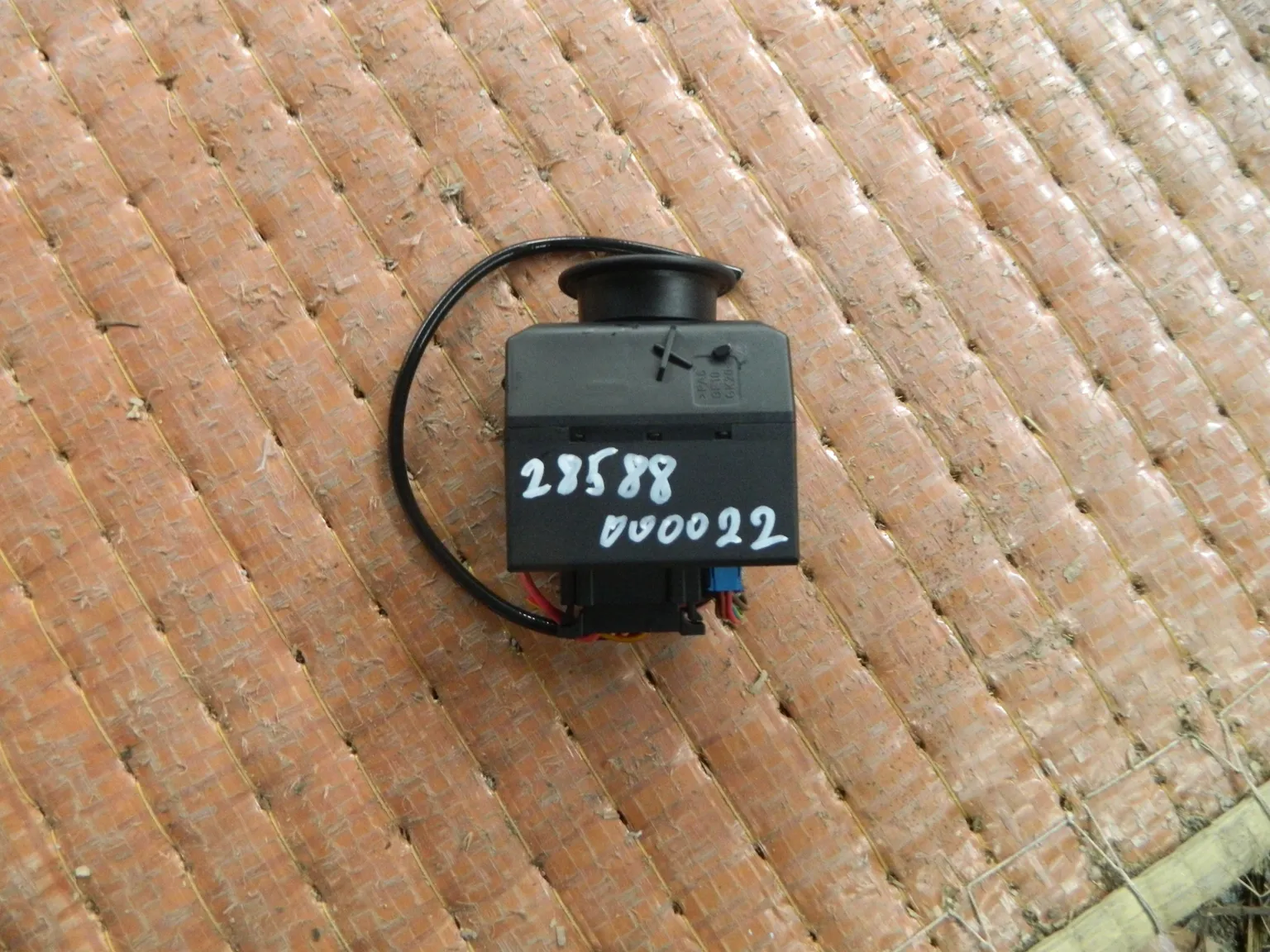 Замок зажигания MERCEDES-BENZ E-CLASS W211 (Контрактный) 28588000022