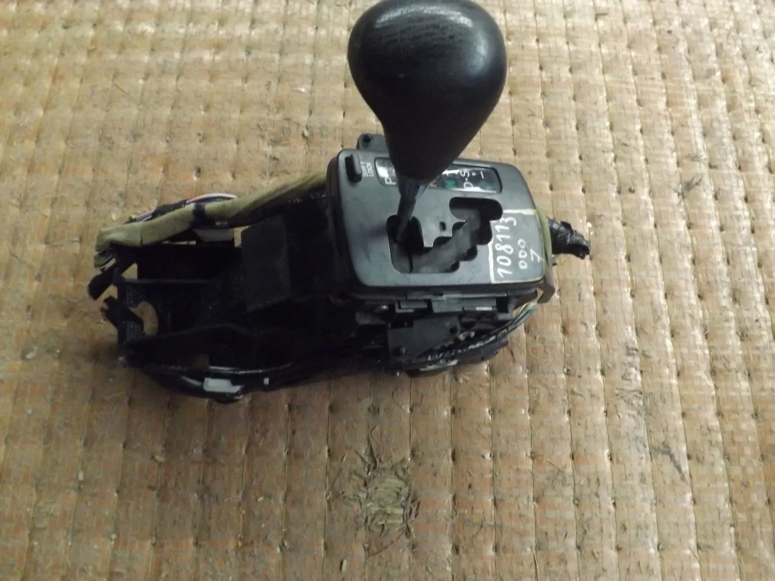 Селектор АКПП TOYOTA AVENSIS AZT250 (Контрактный) 1081130007