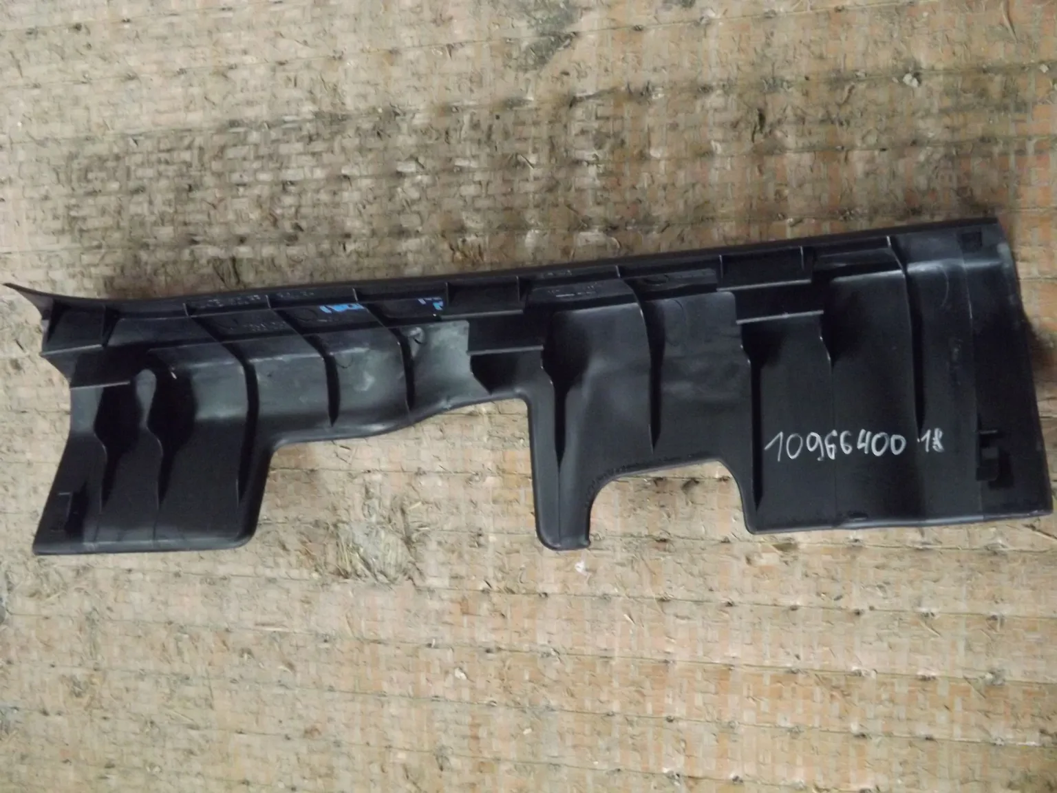 Накладки на порог MITSUBISHI OUTLANDER CW5W Перед Прав (Контрактный) 1096640018