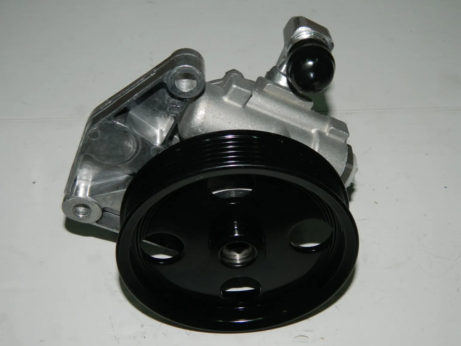 Насос ГУР GENERAL PARTS A0054664201 MERCEDES-BENZ C/GL/M/R CLASS