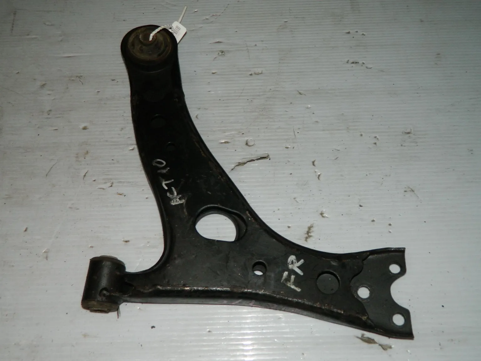 Рычаг подвески TOYOTA OPA ACT10 Перед Прав (Контрактный)