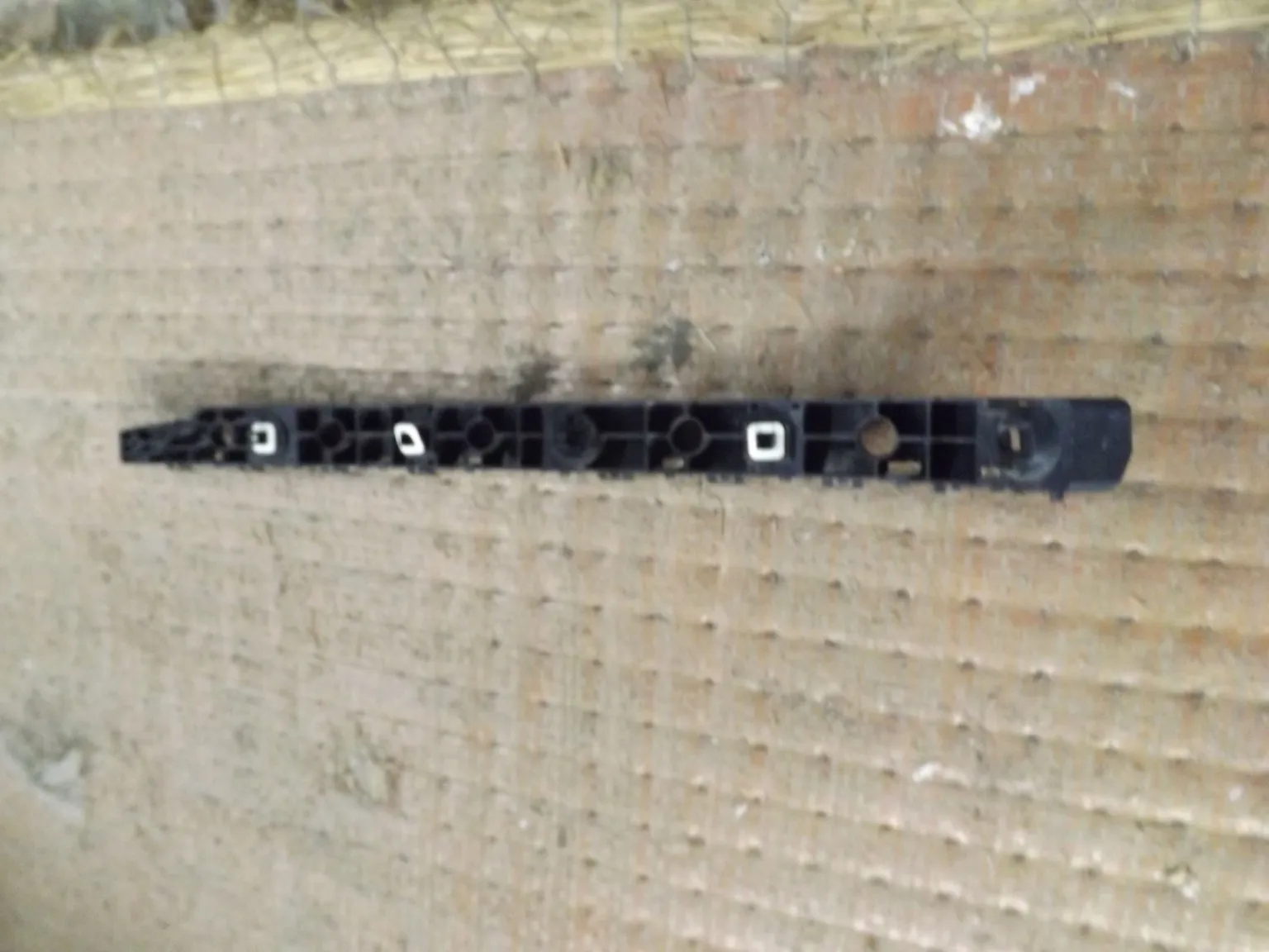 Крепление бампера NISSAN X-TRAIL NT32 Зад Лев (Контрактный) 1400880037