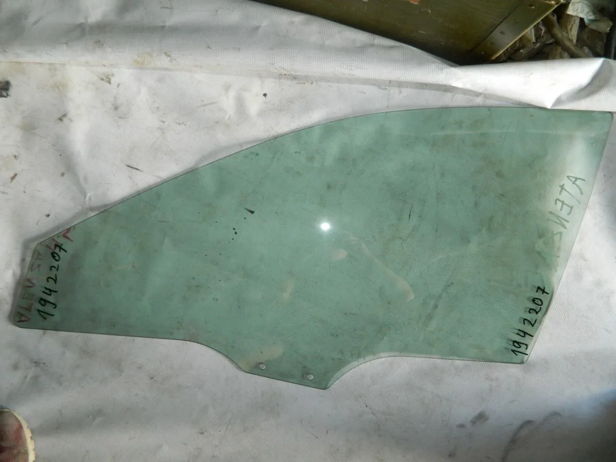 Стекло двери MAZDA ATENZA GG Перед. Лев (Контрактный) 1942207