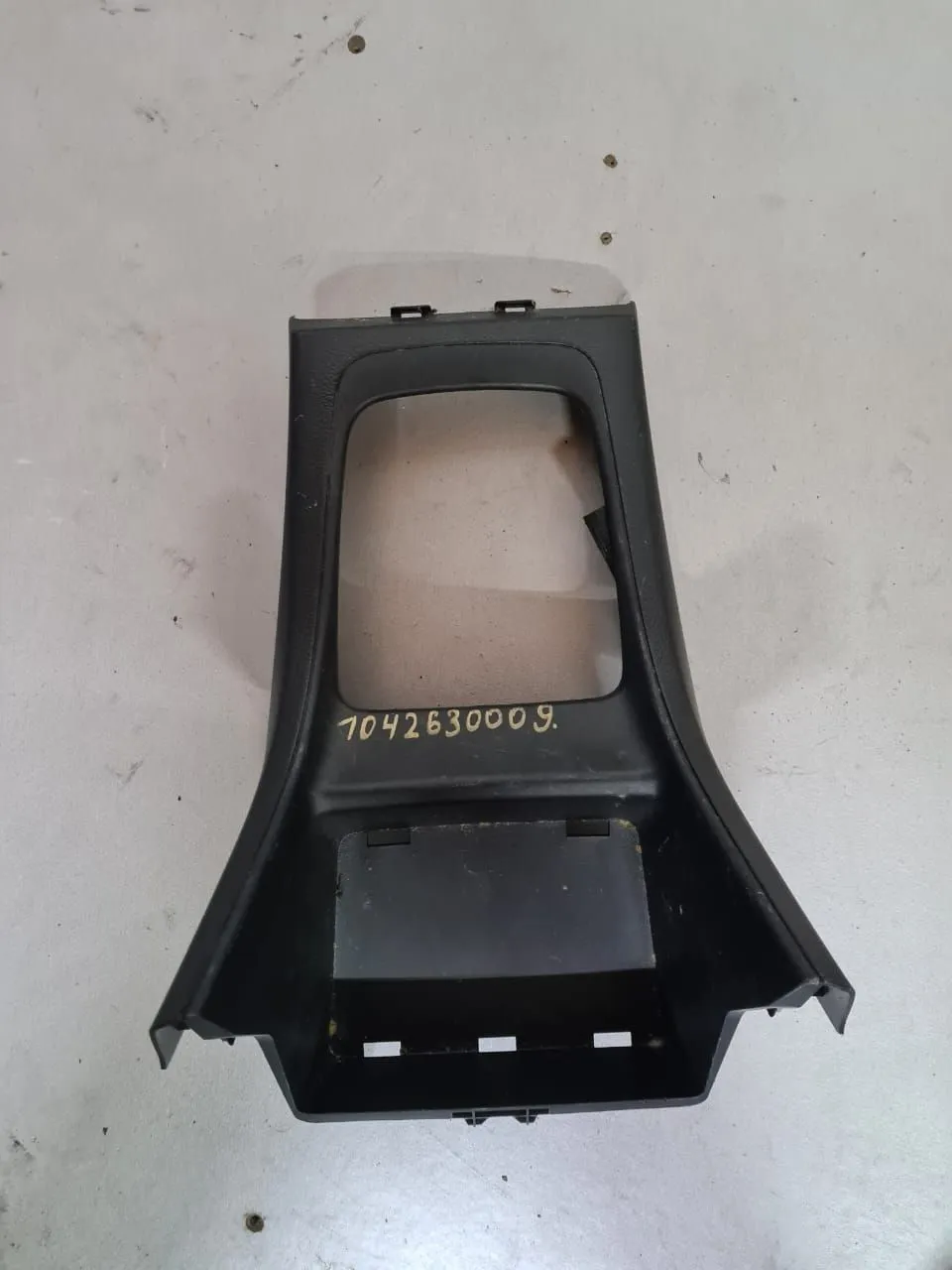 Накладка на консоль SUBARU XV GP7 (Контрактный) 1042630009