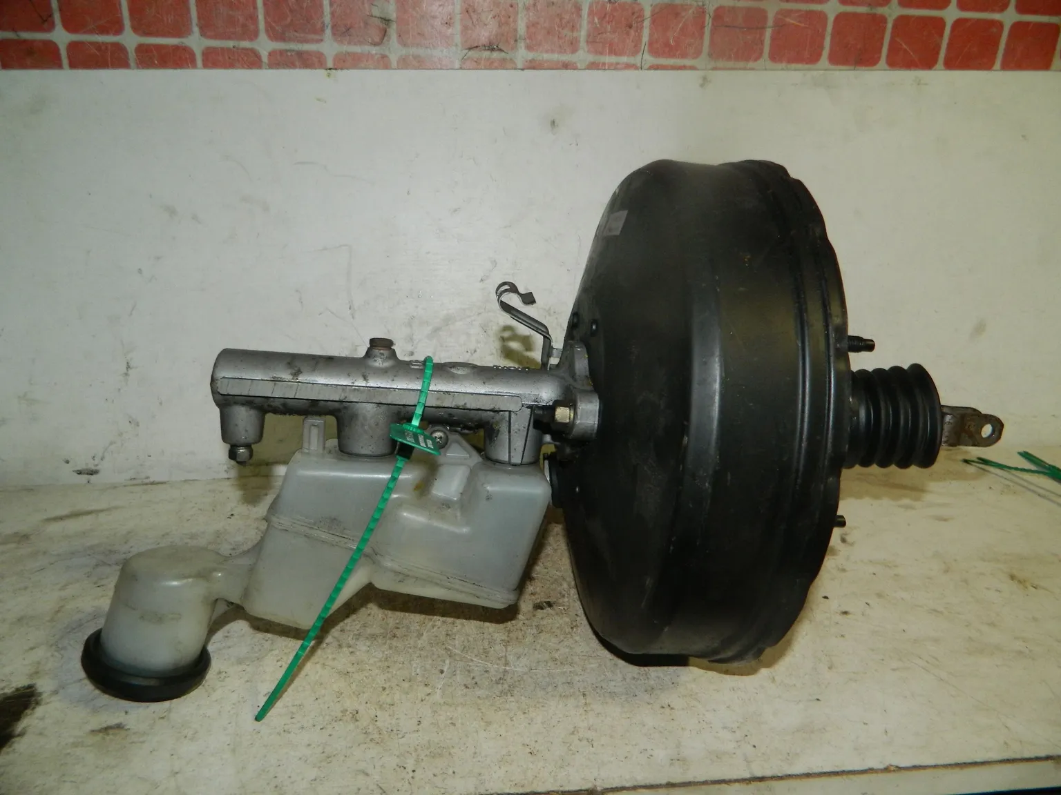 Вакуумный усилитель TOYOTA COROLLA NZE121 (Контрактный) 81531082