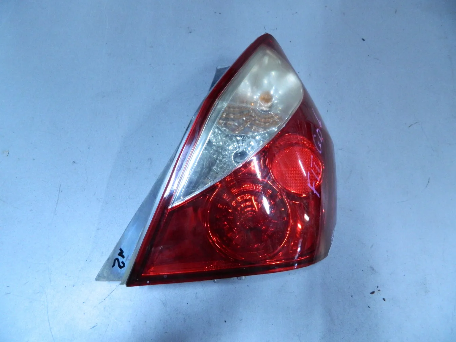 Фонарь HONDA FIT GD1 Зад Прав (Контрактный) 68000677