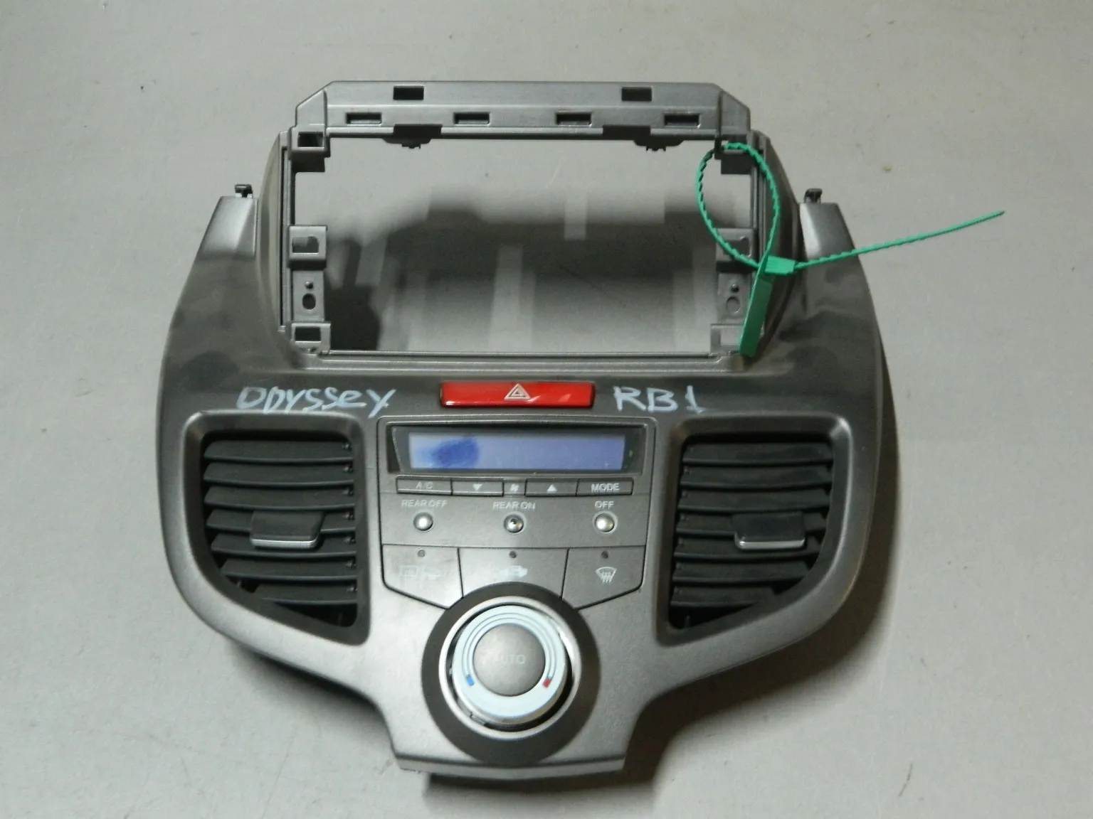 Блок управления климат-контролем HONDA ODYSSEY RB1 (Контрактный) 81540387