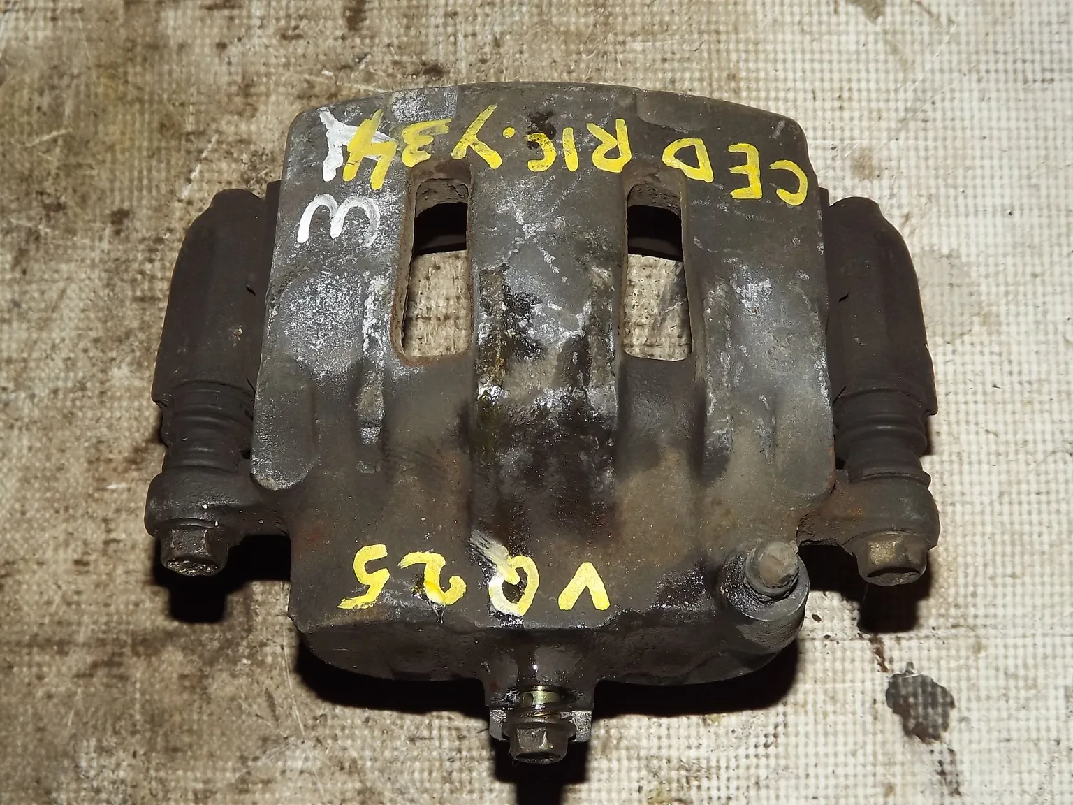 Суппорт NISSAN CEDRIC Y34 Перед Прав (Контрактный) 35017097