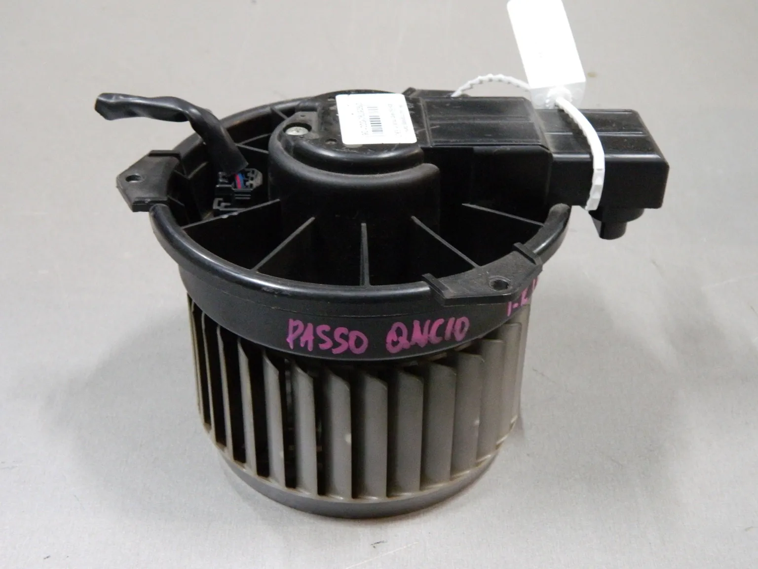 Мотор печки TOYOTA PASSO QNC10 (Контрактный) 68000521