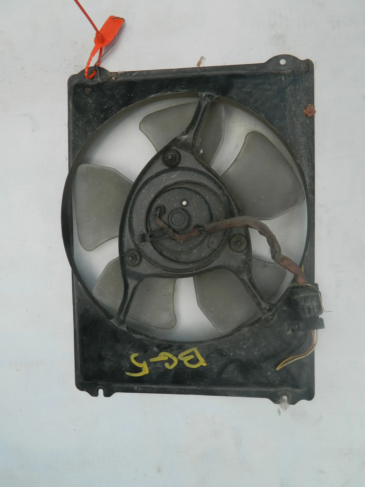 Диффузор радиатора SUBARU LEGACY BG5 (Контрактный) 72355366 73043AA000