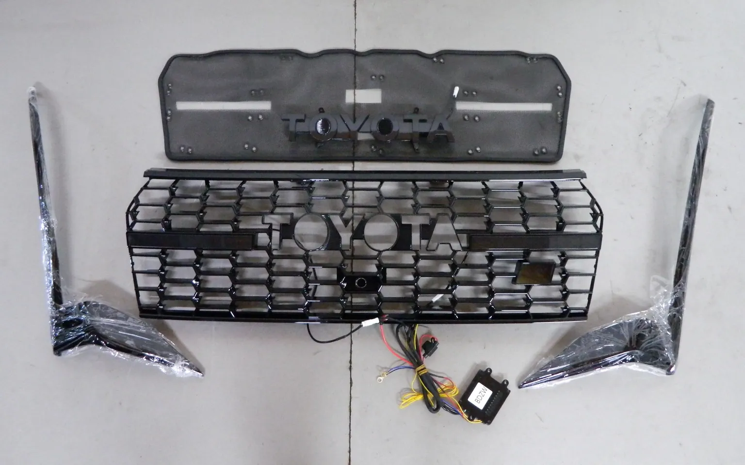 Решетка радиатора GENERAL PARTS DRG150T TOYOTA LAND CRUISER PRADO GR SPORT (2016+)