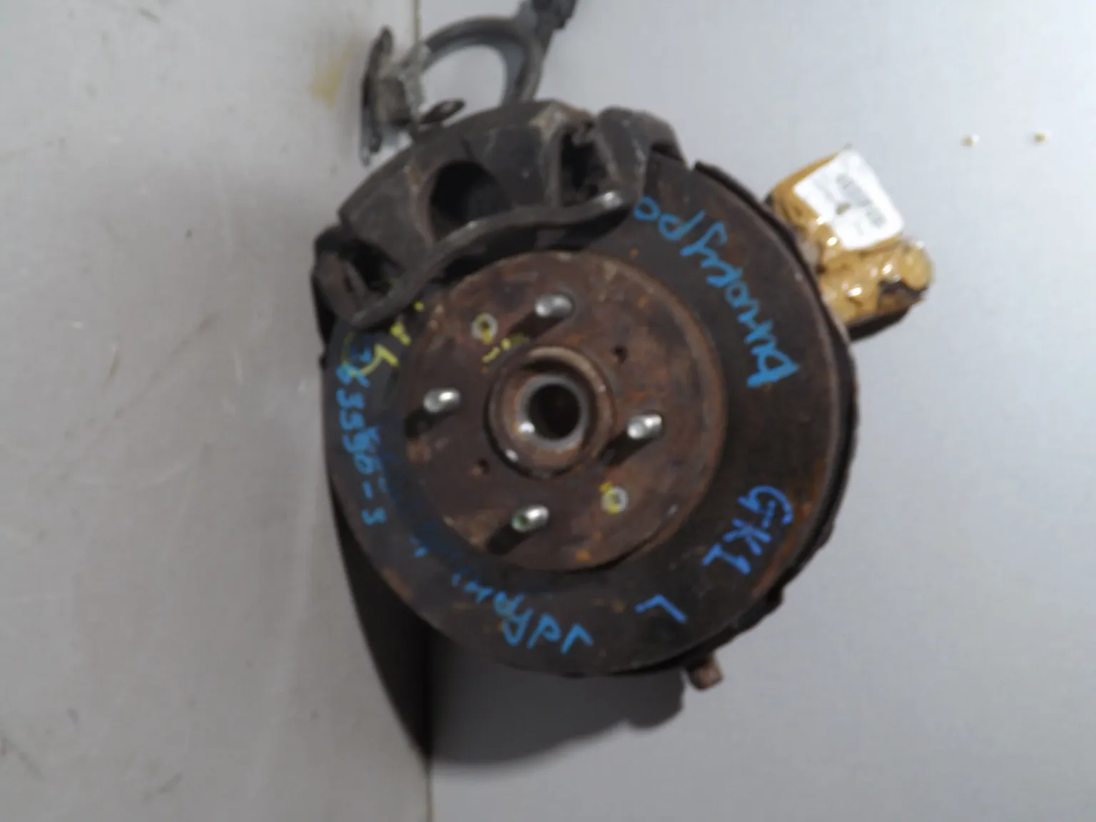 Ступица HONDA MOBILIO SPIKE GK1 Перед Лев (Контрактный) 94603160