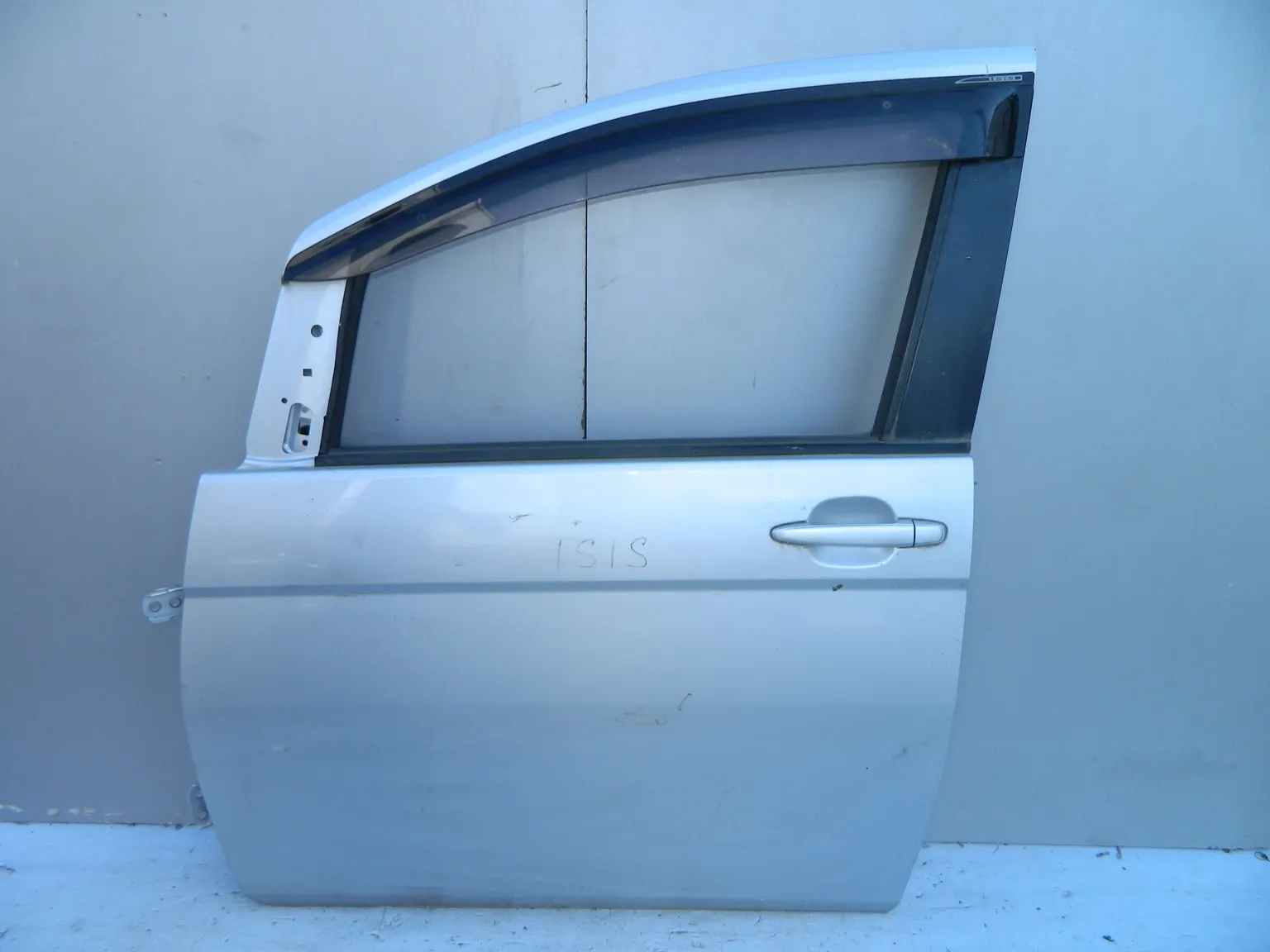 Дверь TOYOTA ISIS ANM10 Перед Лев (Контрактный) 40951899 6700244070