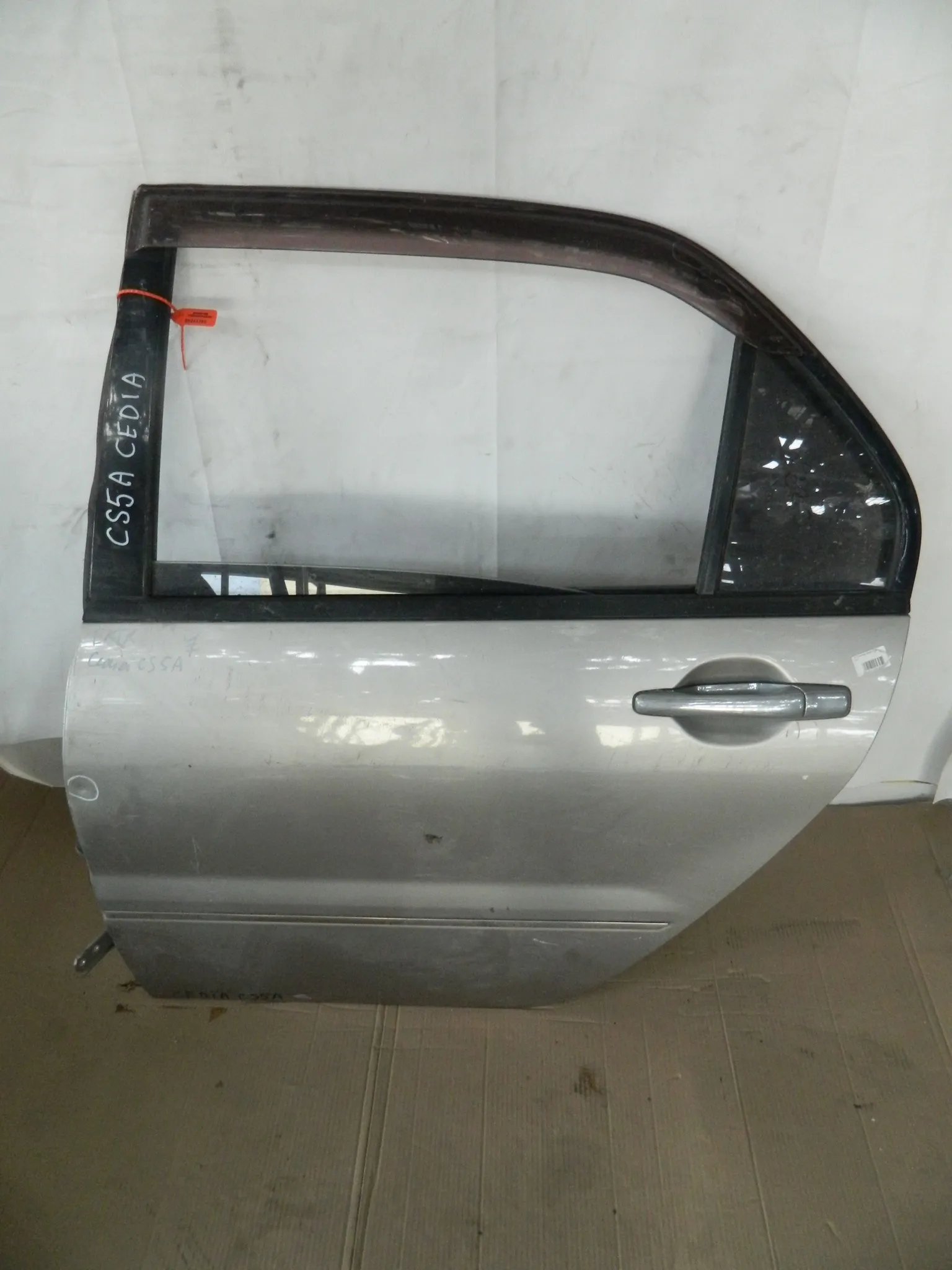 Дверь MITSUBISHI LANCER CEDIA CS5A Зад Лев (Контрактный) 65243155