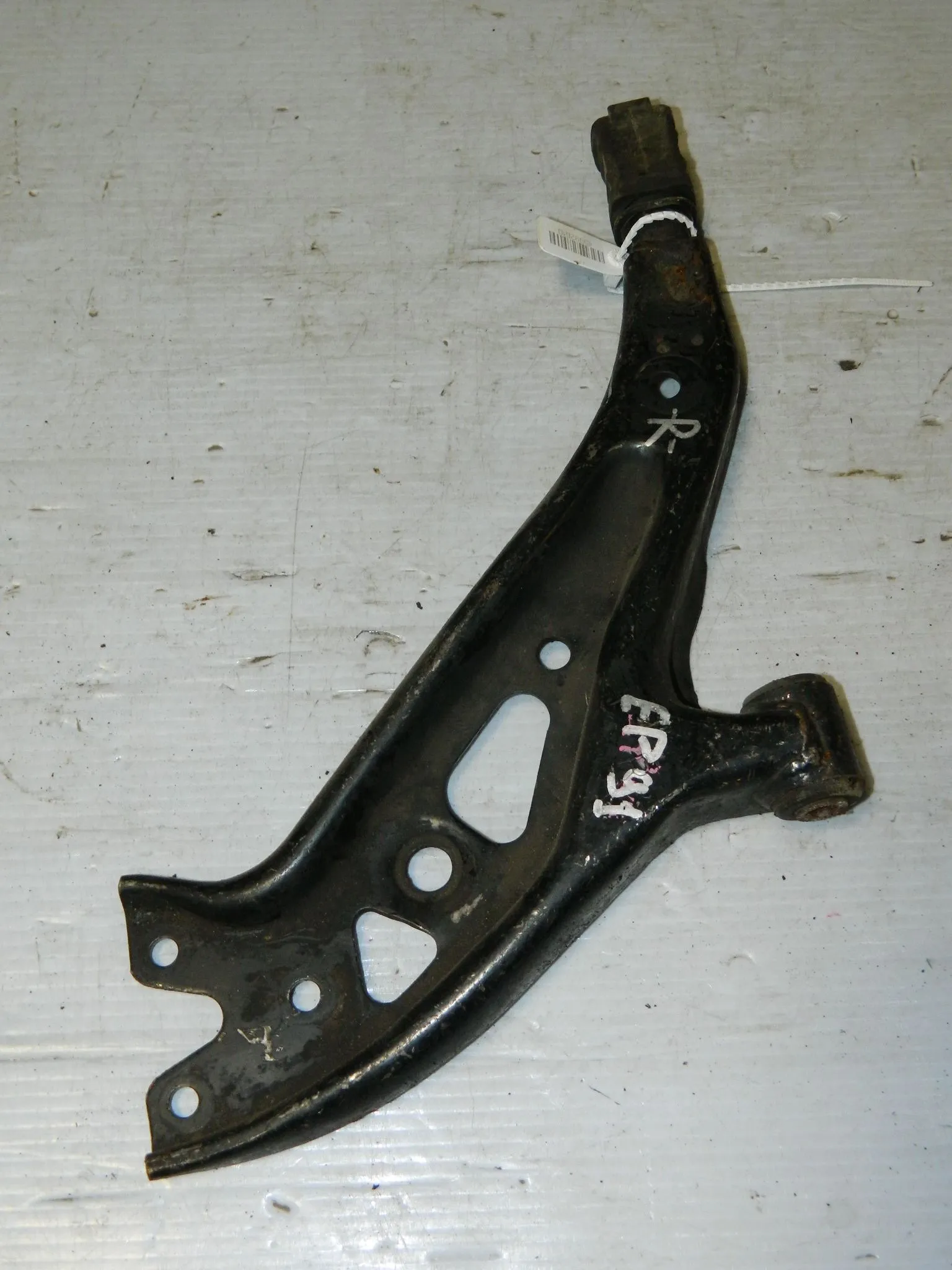 Рычаг подвески TOYOTA STARLET EP91 Перед Прав (Контрактный) 45992610