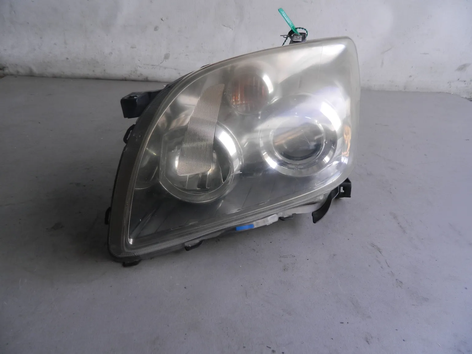 Фара TOYOTA AVENSIS AZT250 Перед Лев 35106 (Контрактный) 79591552