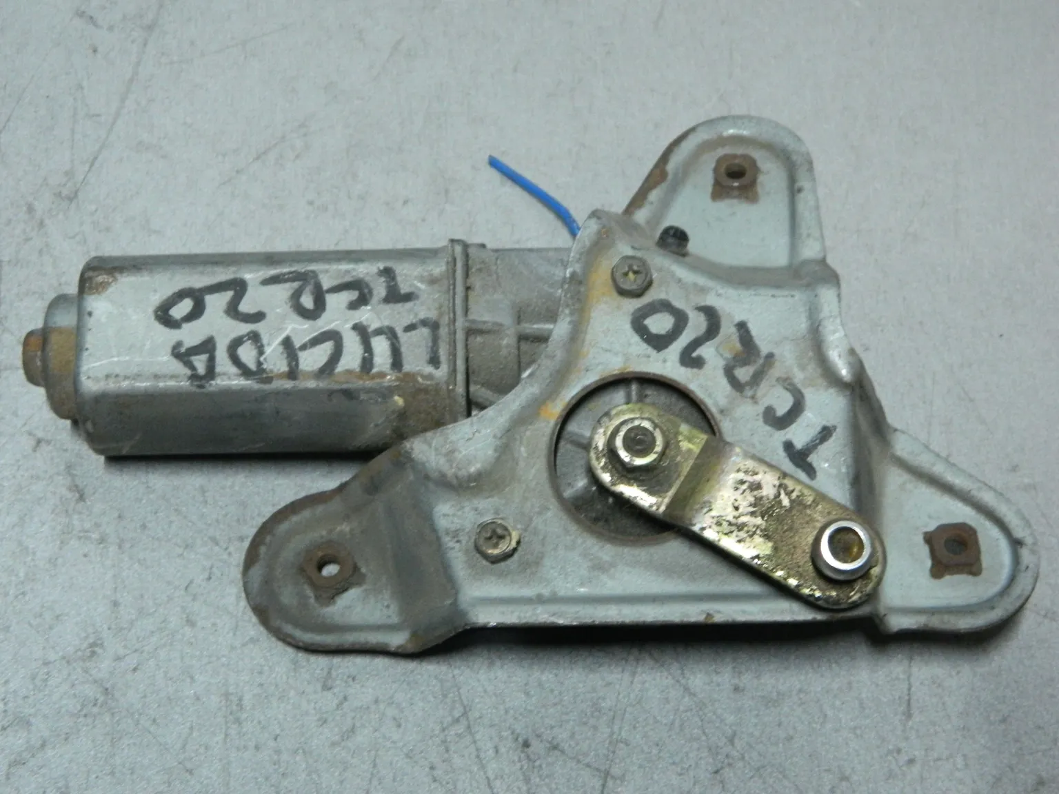 Мотор заднего дворника TOYOTA ESTIMA LUCIDA TCR20 (Контрактный) 81528792