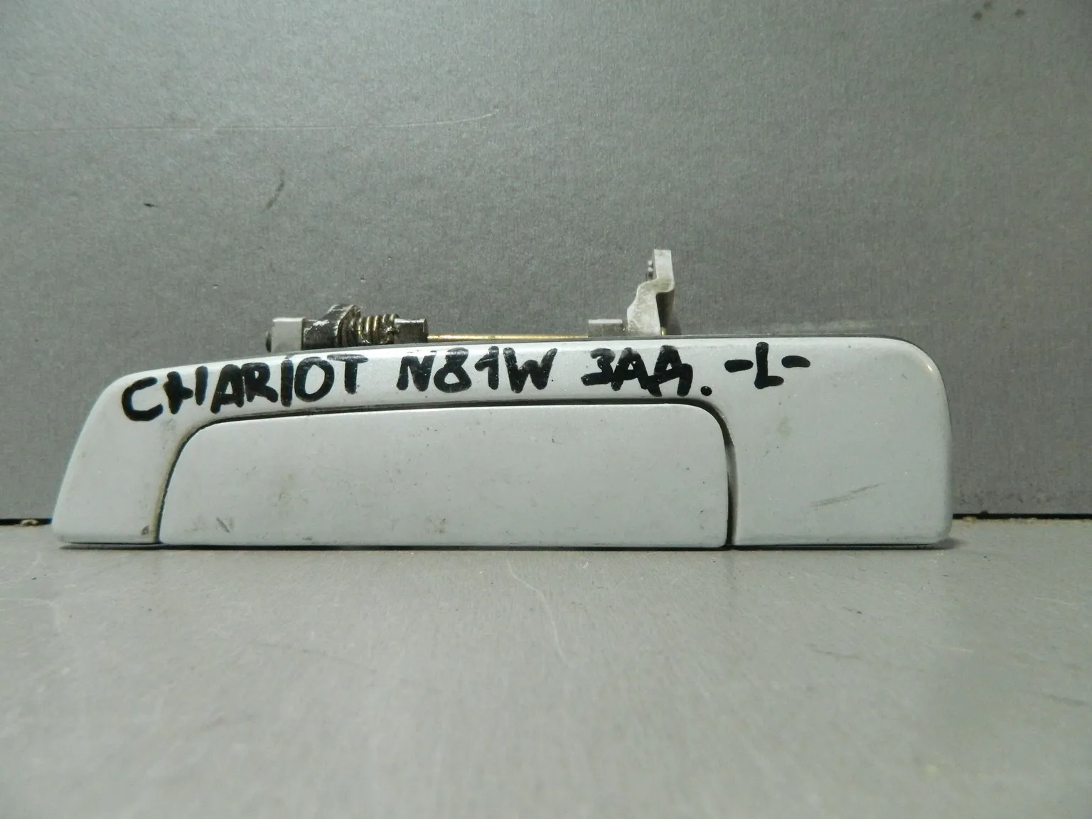 Ручка двери наружная MITSUBISHI GALANT EA2W Зад Лев (Контрактный) 81539881