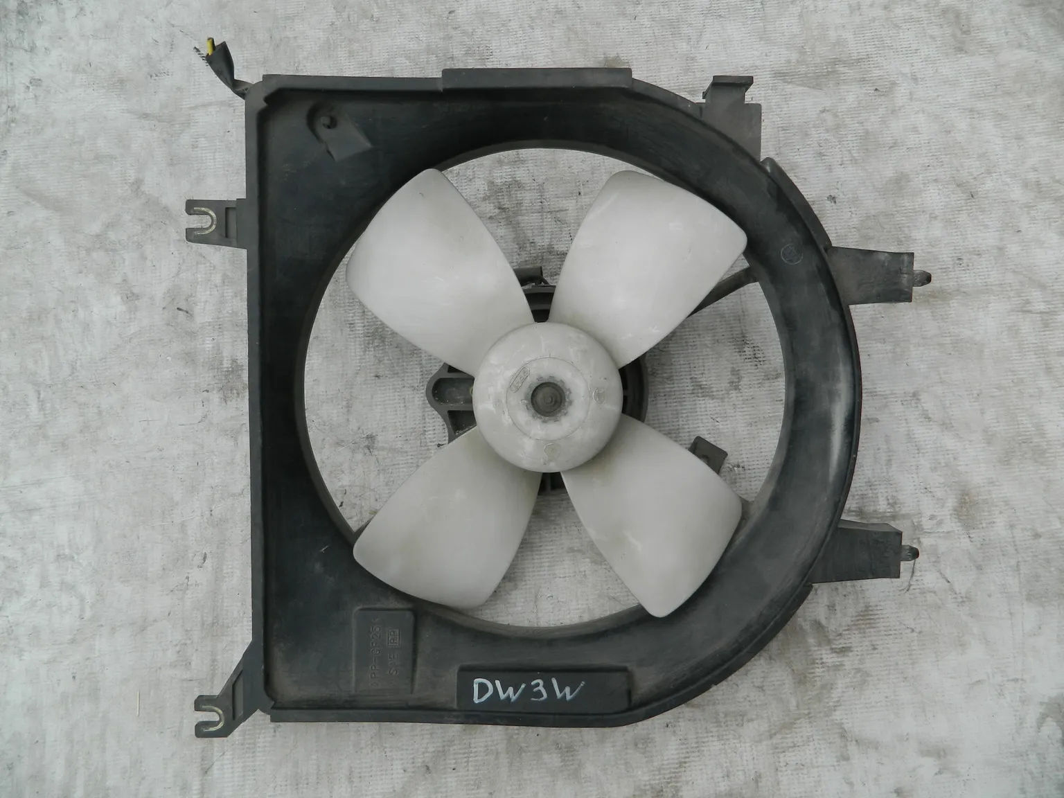 Диффузор радиатора MAZDA DEMIO DW3W (Контрактный) 72367888