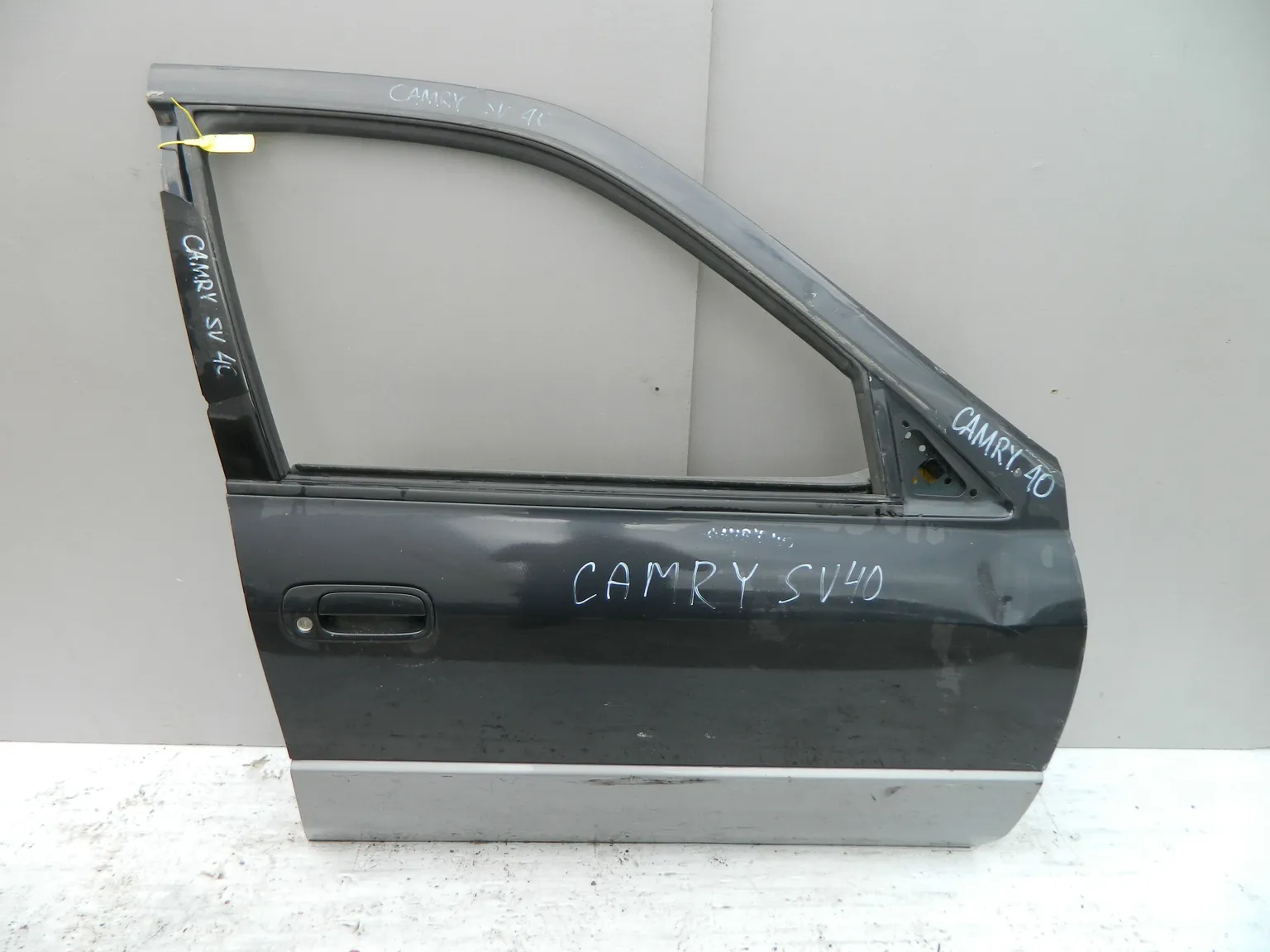 Дверь TOYOTA CAMRY SV40 Перед Прав (Контрактный) 40951534 6700132351