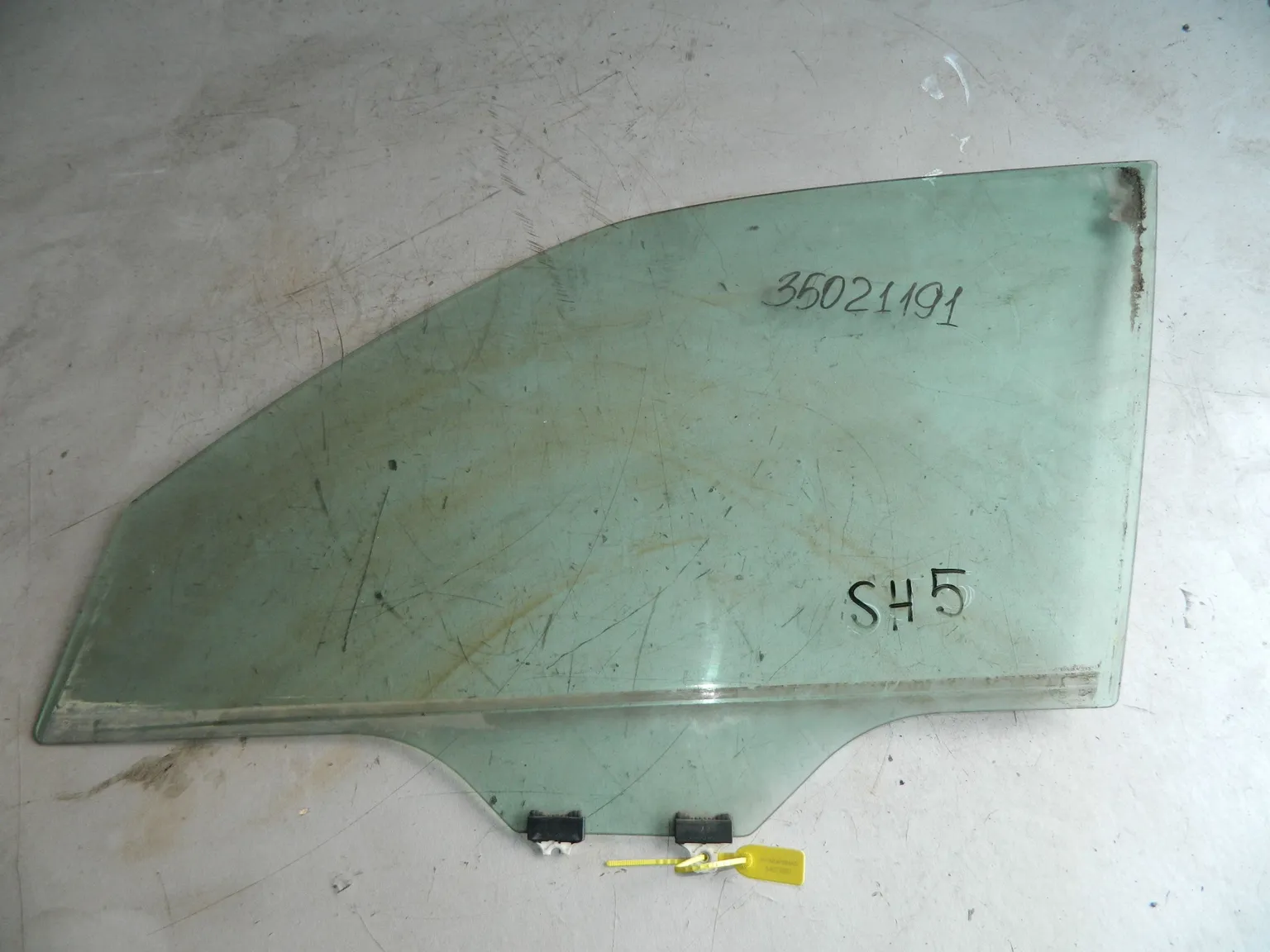 Стекло двери SUBARU FORESTER SH5 Перед Лев (Контрактный) 35021191