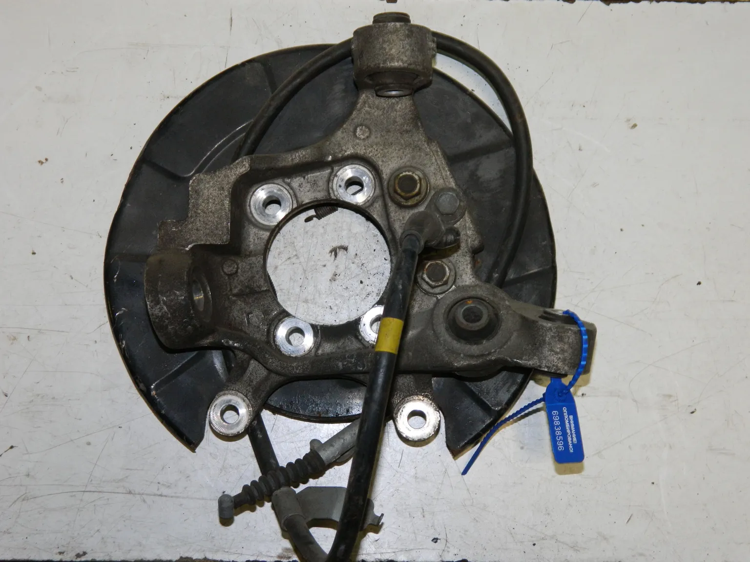 Кулак поворотный NISSAN SKYLINE V35 Зад Прав (Контрактный) 69838596