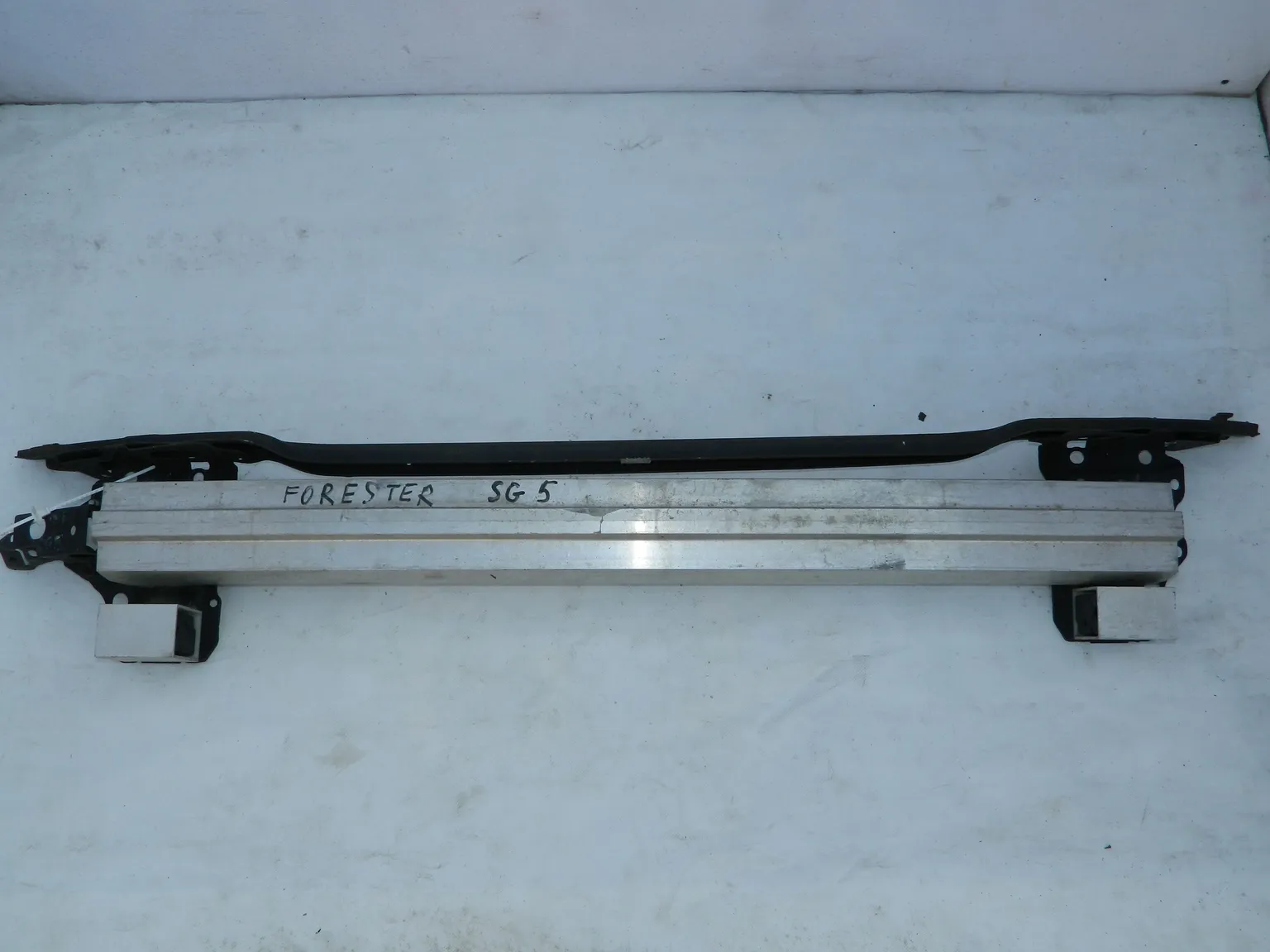 Усилитель бампера SUBARU FORESTER SG5 Перед (Контрактный) 35015004