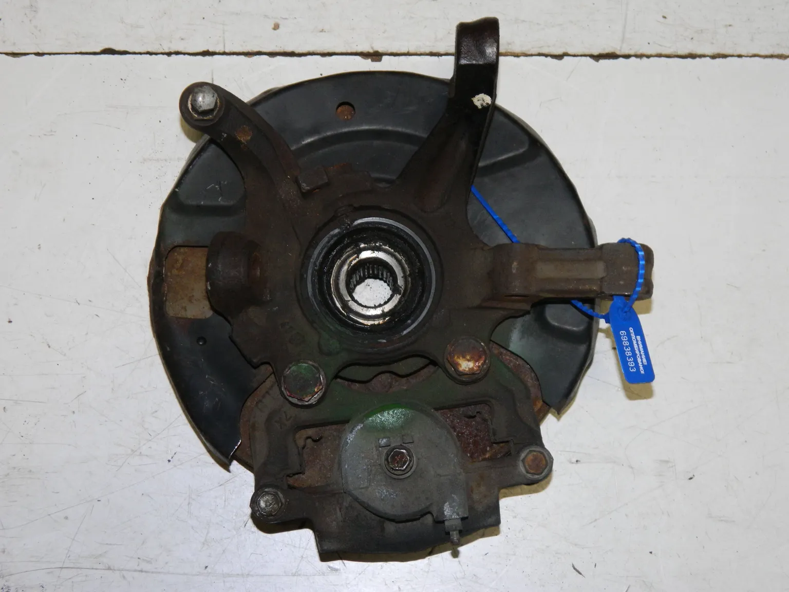 Ступица NISSAN AVENIR W11 Перед Лев (Контрактный) 69838393