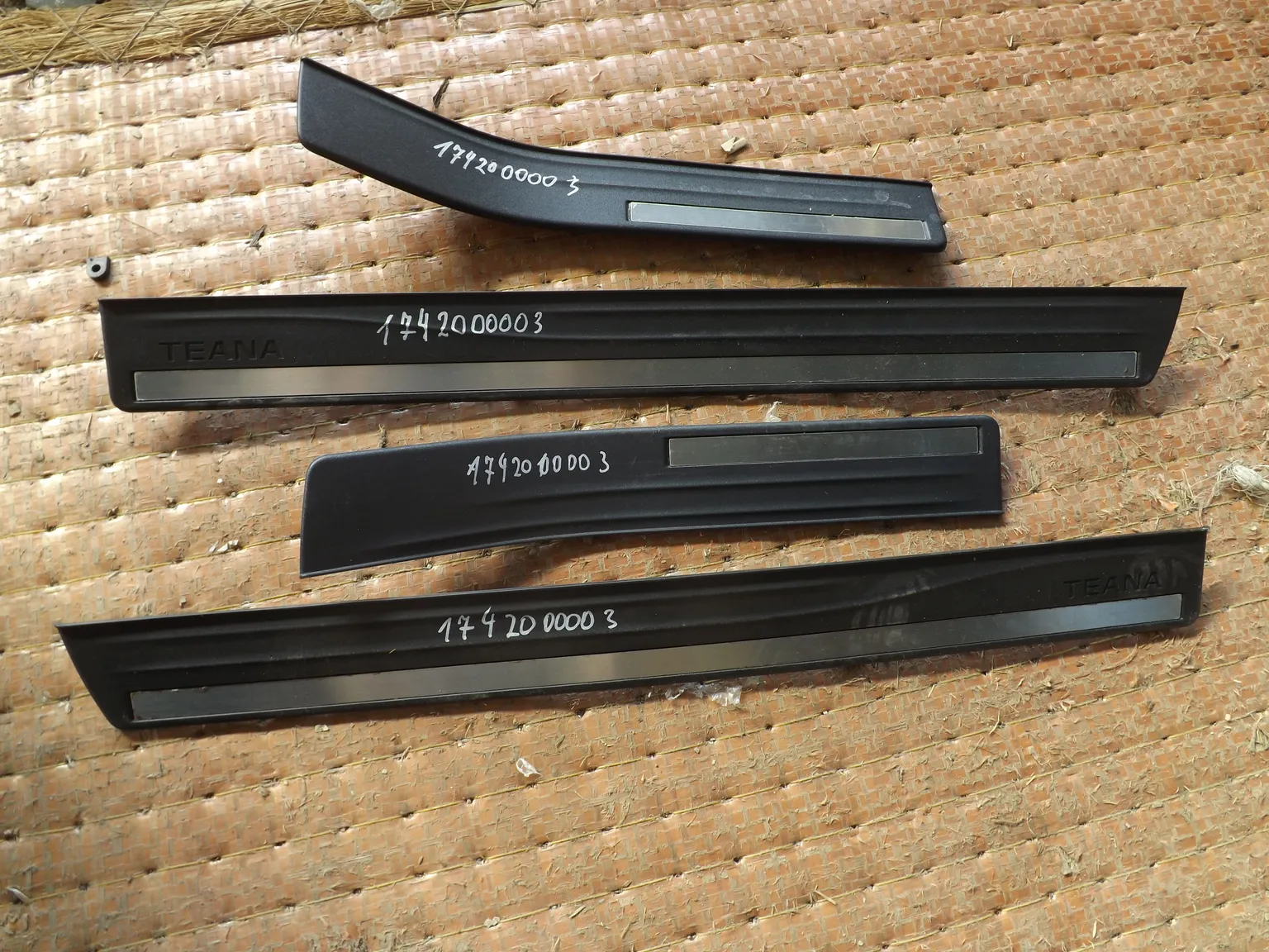 Накладка на порог внутренняя NISSAN TEANA J32 Перед Зад Лев Прав (Контрактный) 1742000003