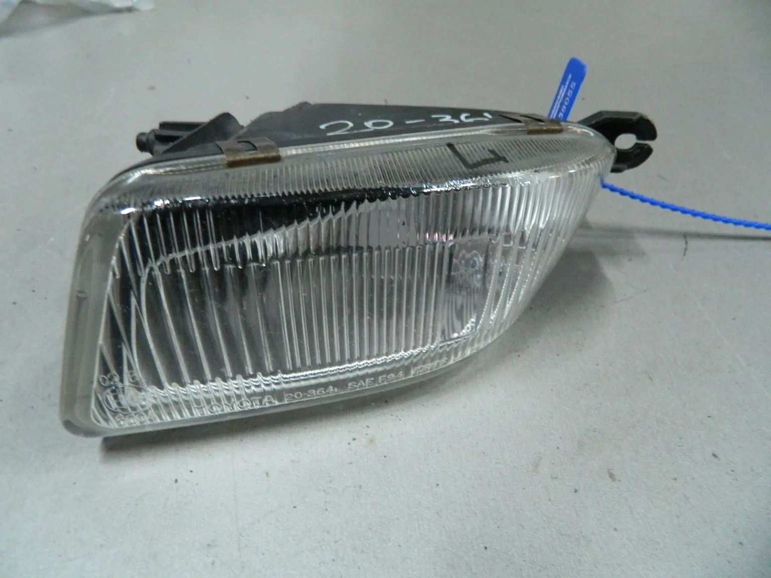 Фара противотуманная TOYOTA CELICA ST202 Перед Лев 20364 (Контрактный) 69838055 20364L