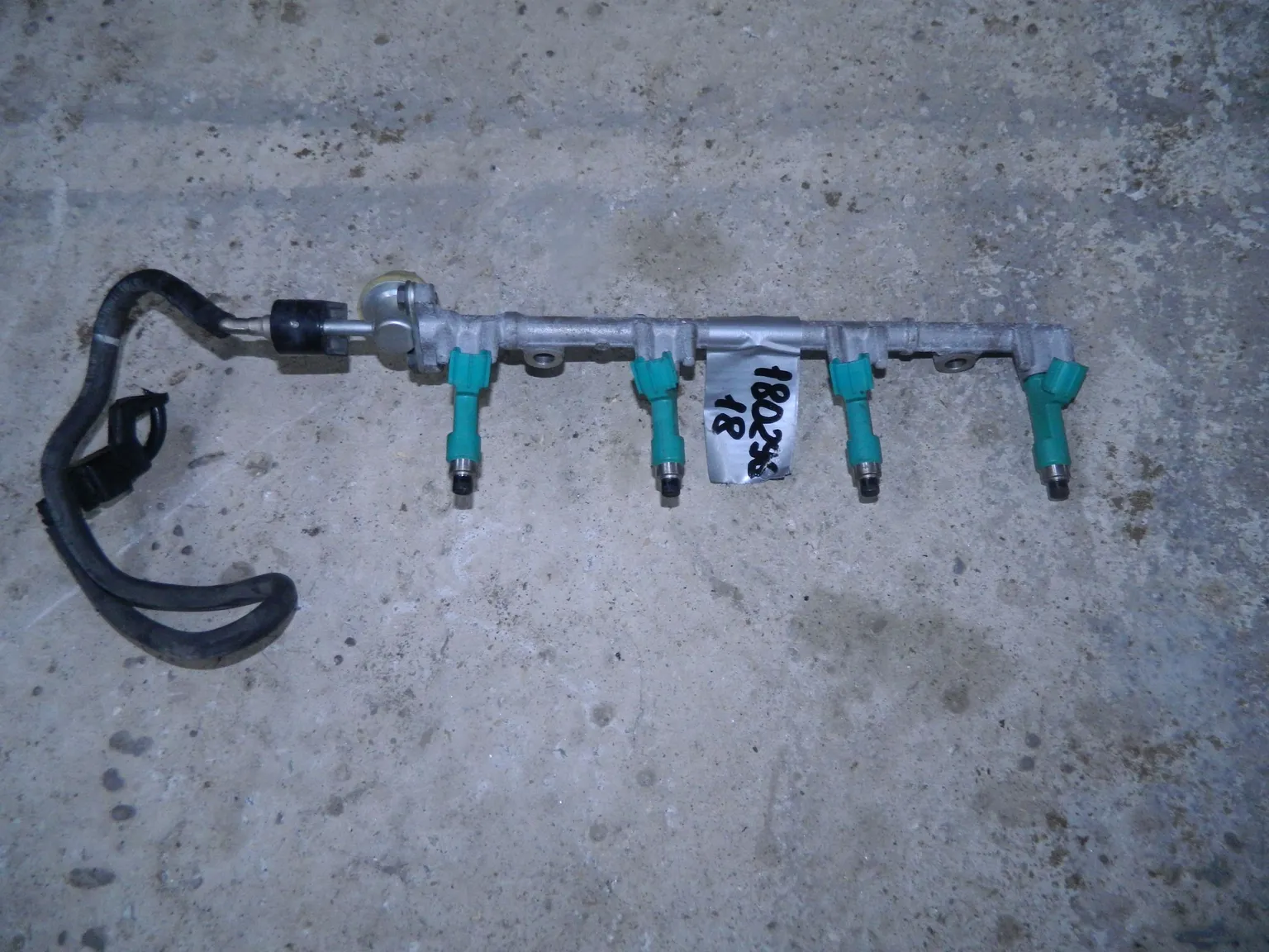 Рампа топливная с форсунками TOYOTA RAV4 ACA36 2AZFE (Контрактный) 18029618