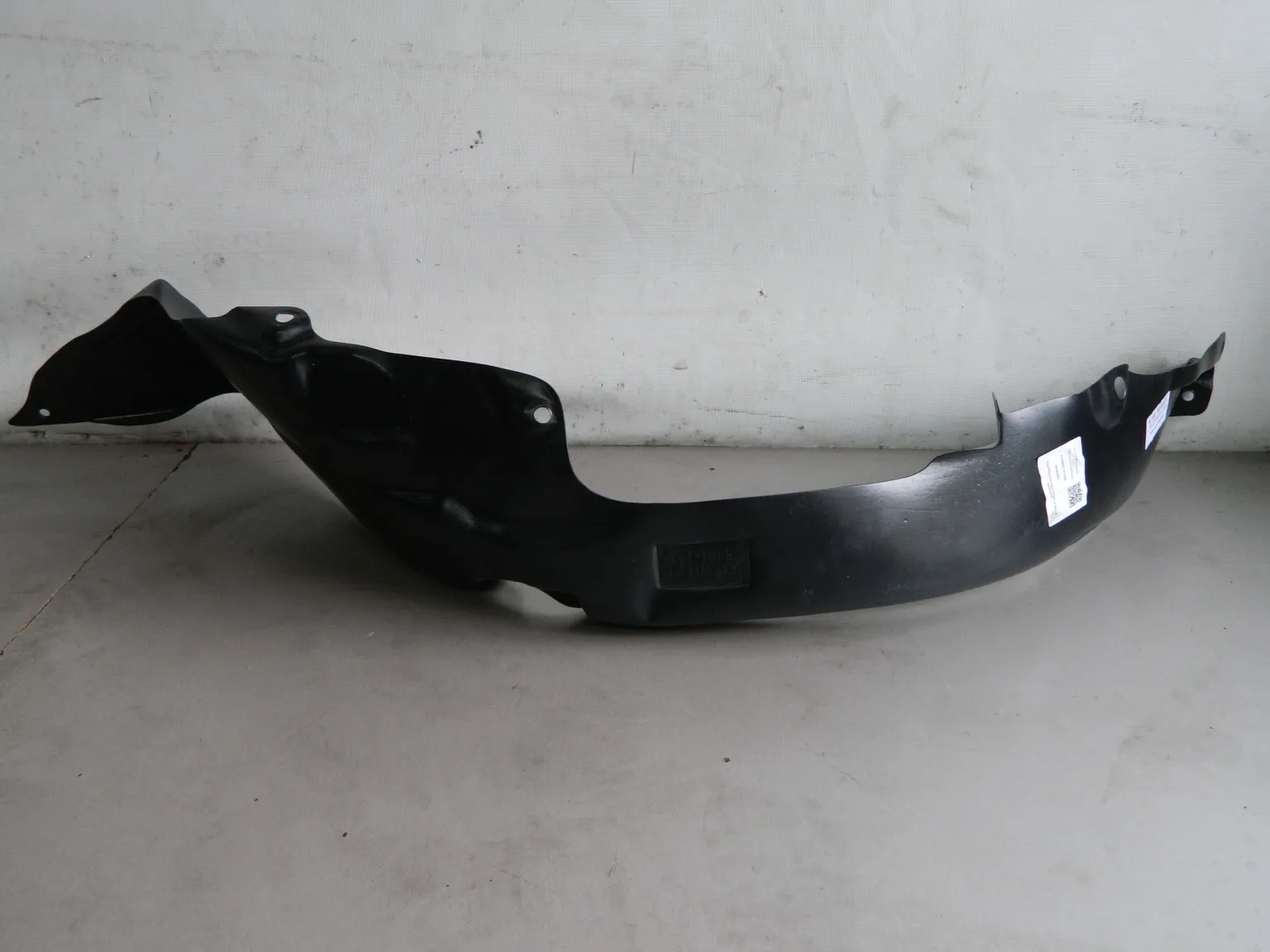 Подкрылок AKRADO AK868114Y000 KIA RIO 4 Перед Лев