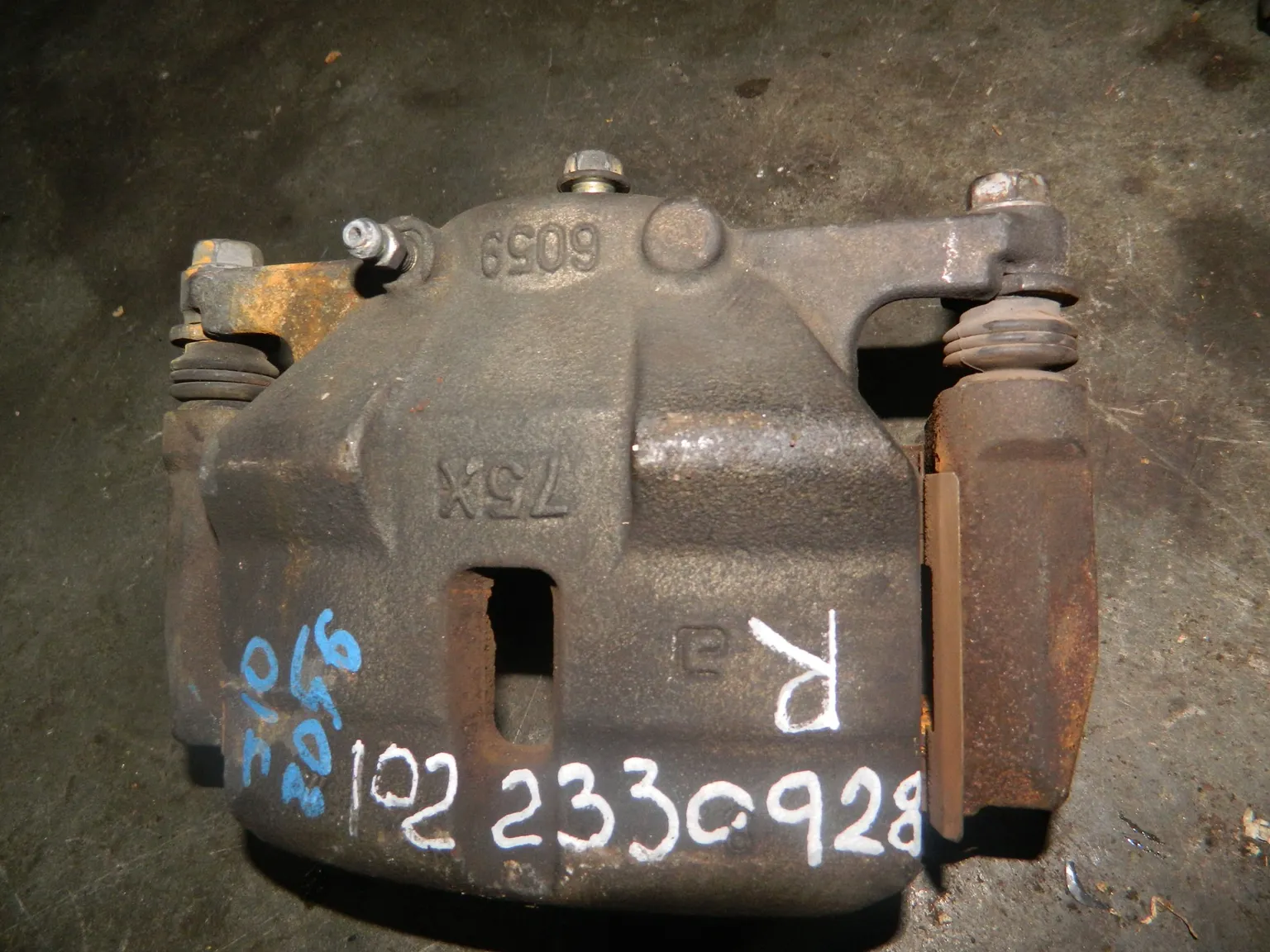 Суппорт NISSAN QASHQAI J10 Перед Прав (Контрактный) 1022330928