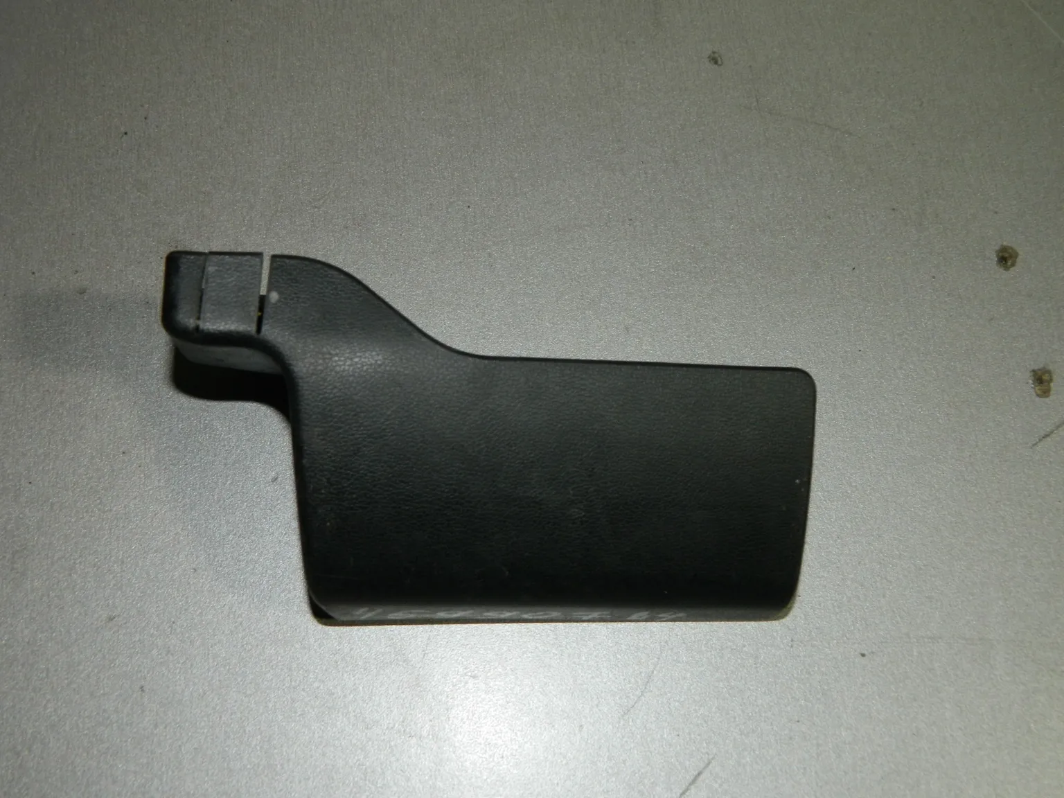 Крышка петли сиденья TOYOTA COROLLA E120 Перед Лев (Б/У) 45990784 7215802070