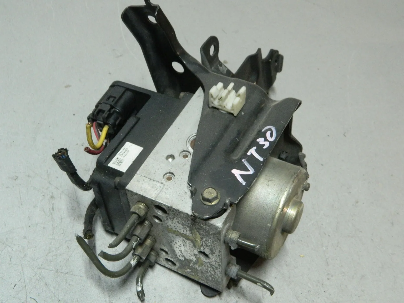 Блок ABS NISSAN X-TRAIL T30 (Контрактный) 81532793 C47A695