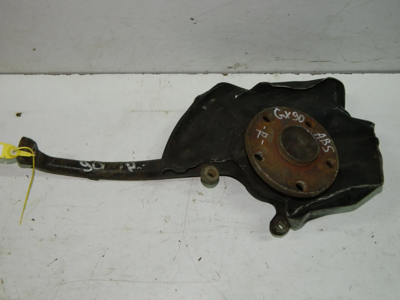 Ступица TOYOTA MARK II GX90 Перед Прав (Контрактный) 40940644