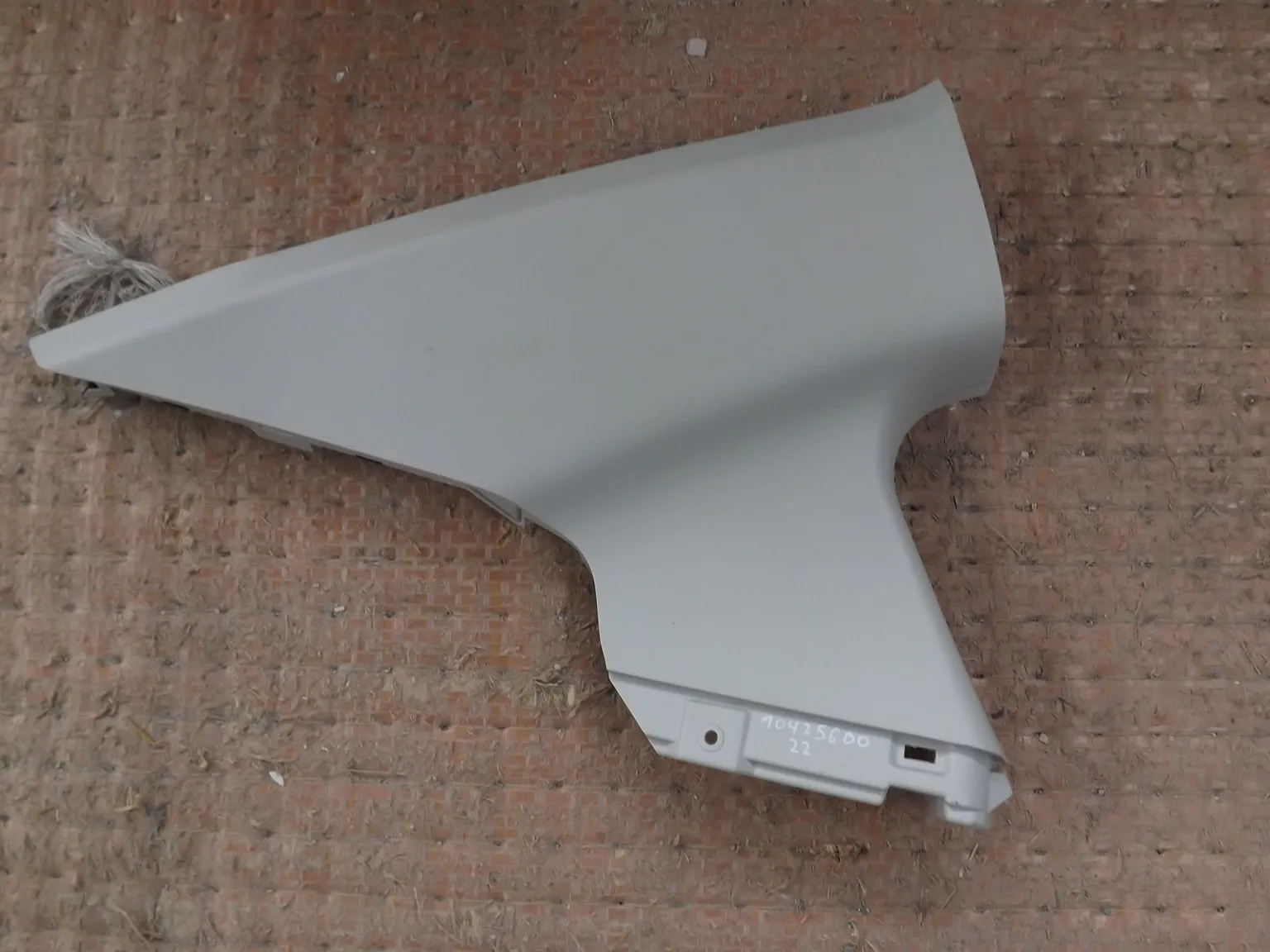 Обшивка задней стойки MAZDA AXELA BLEFP Зад Лев (Контрактный) 1042560022