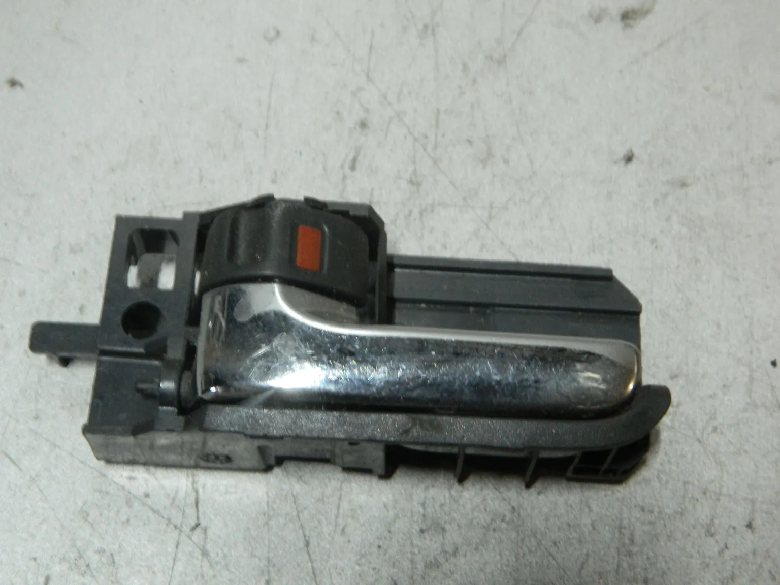 Ручка двери внутренняя TOYOTA AVENSIS AZT250 Лев (Контрактный) 81528306