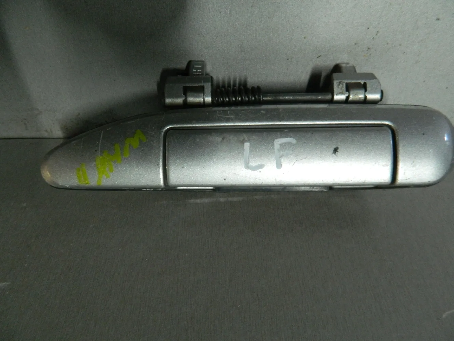 Ручка двери наружная NISSAN AD Y11 Лев (Контрактный) 81528036