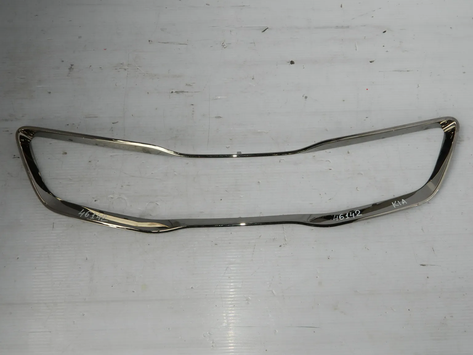 Рамка решетки радиатора KIA RIO (Б/У) 79773204