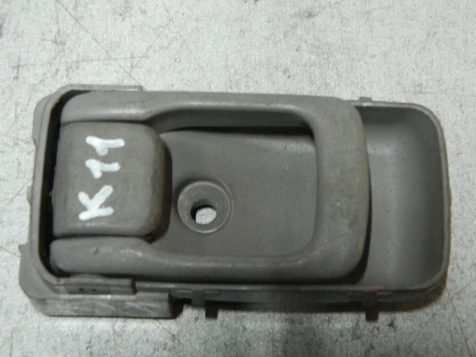 Ручка двери внутренняя NISSAN MARCH K11 Лев (Контрактный) 81528366