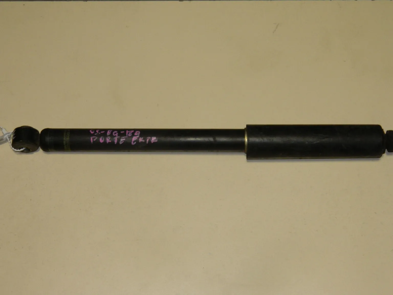 Амортизатор TOYOTA PORTE NNP10 Зад (Контрактный) 45992076