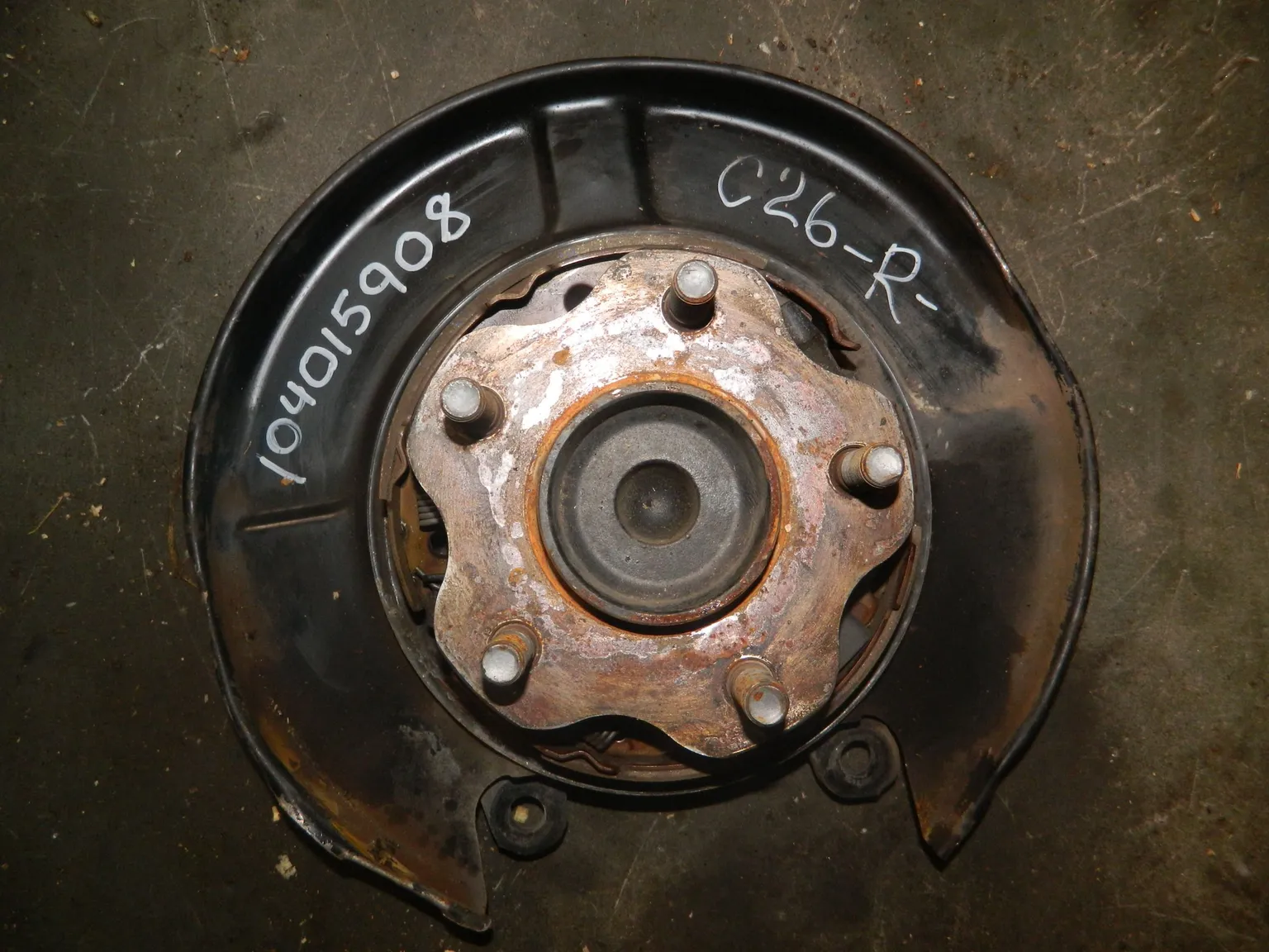 Ступица NISSAN SERENA HFC26 Зад Прав (Контрактный) 104015908