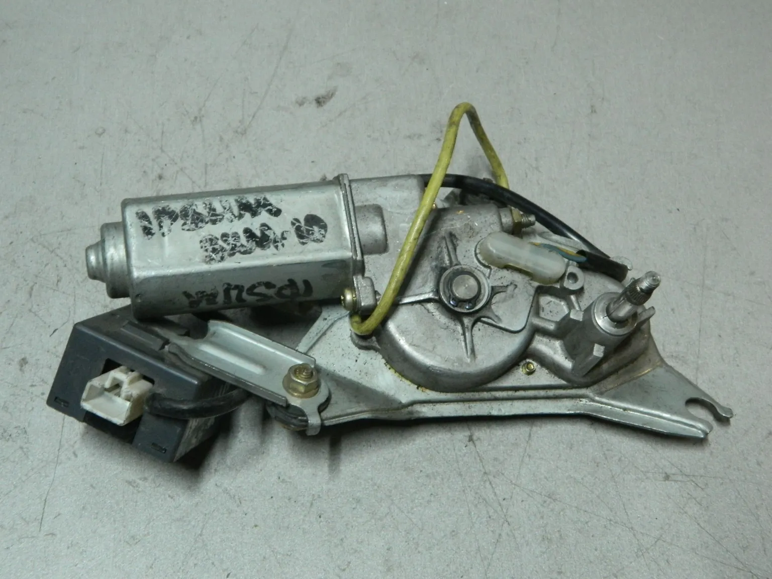 Мотор заднего дворника TOYOTA IPSUM SXM10 (Контрактный) 81528655