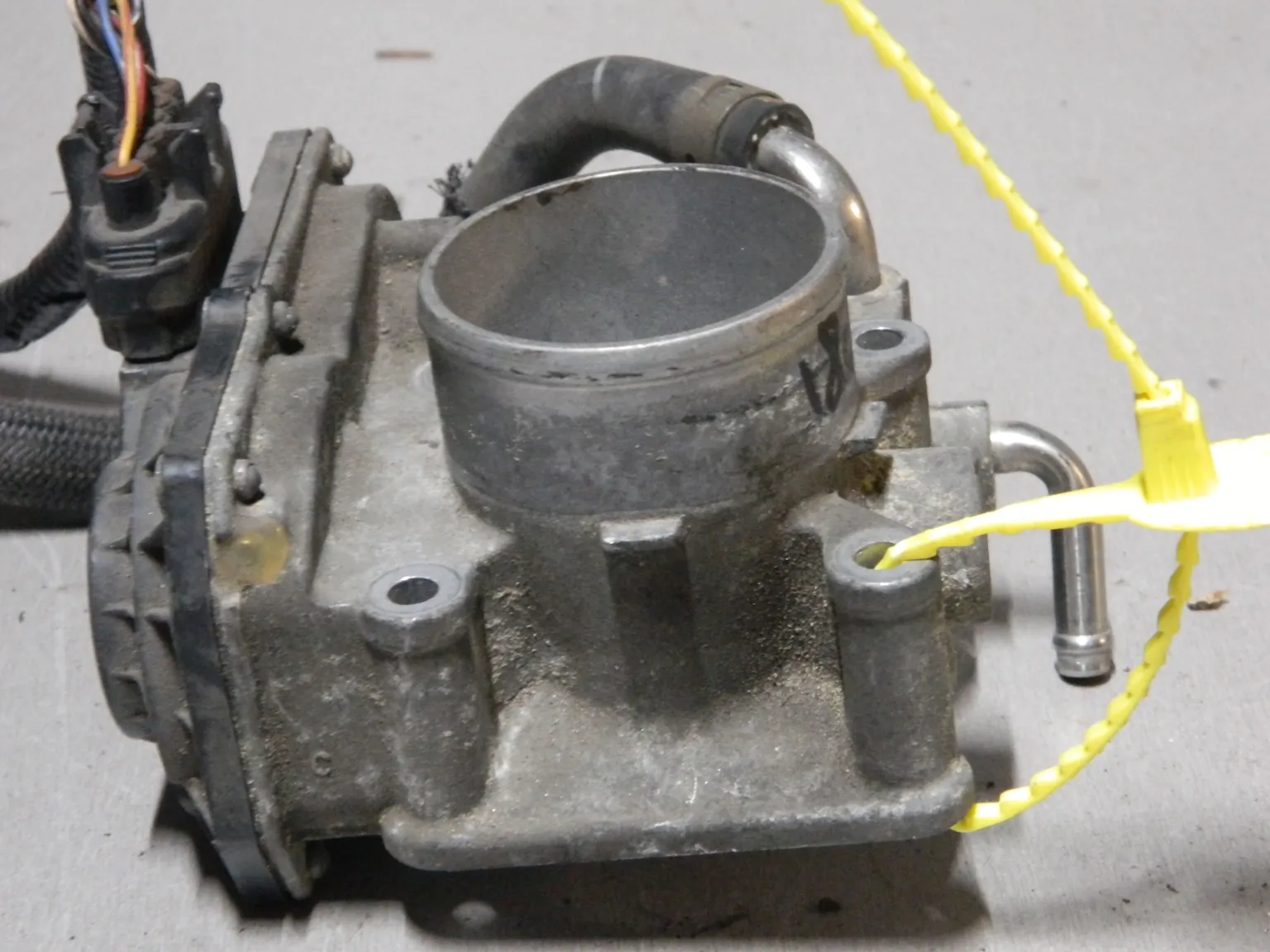 Дроссельная заслонка TOYOTA 1NZ (Контрактный) 79780508